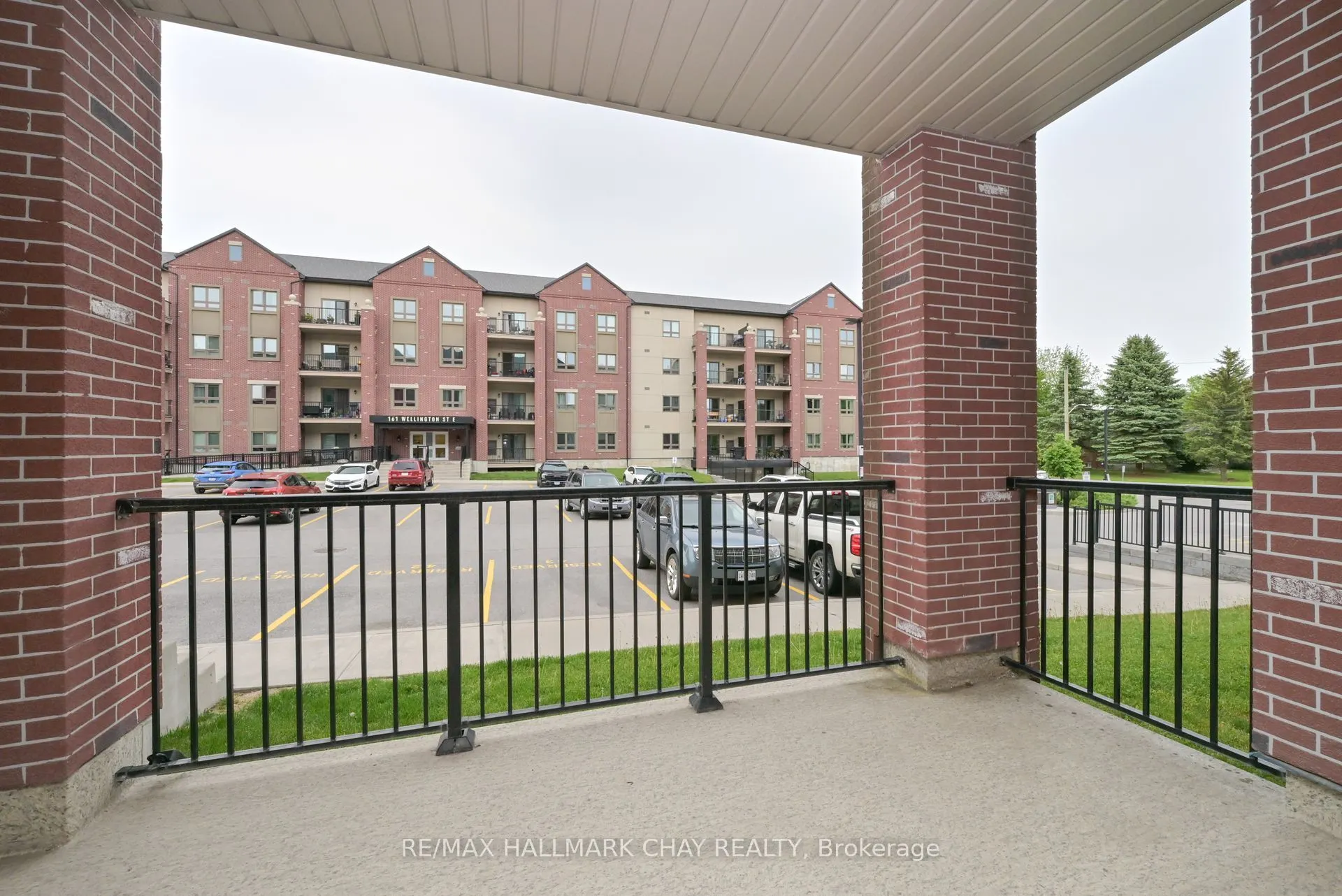 157 Wellington Street E, #109