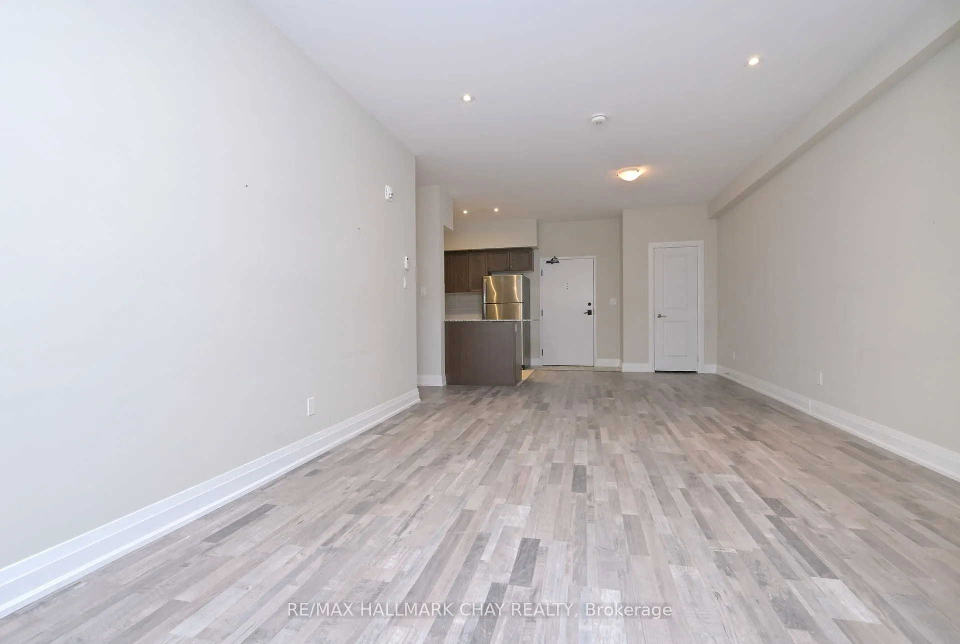 157 Wellington Street E, #109