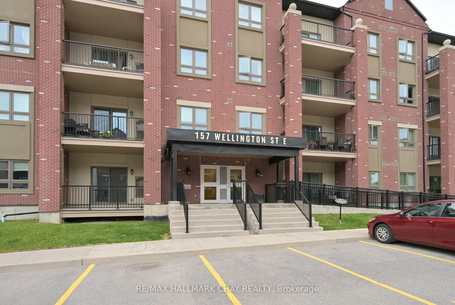 157 Wellington Street E, #109