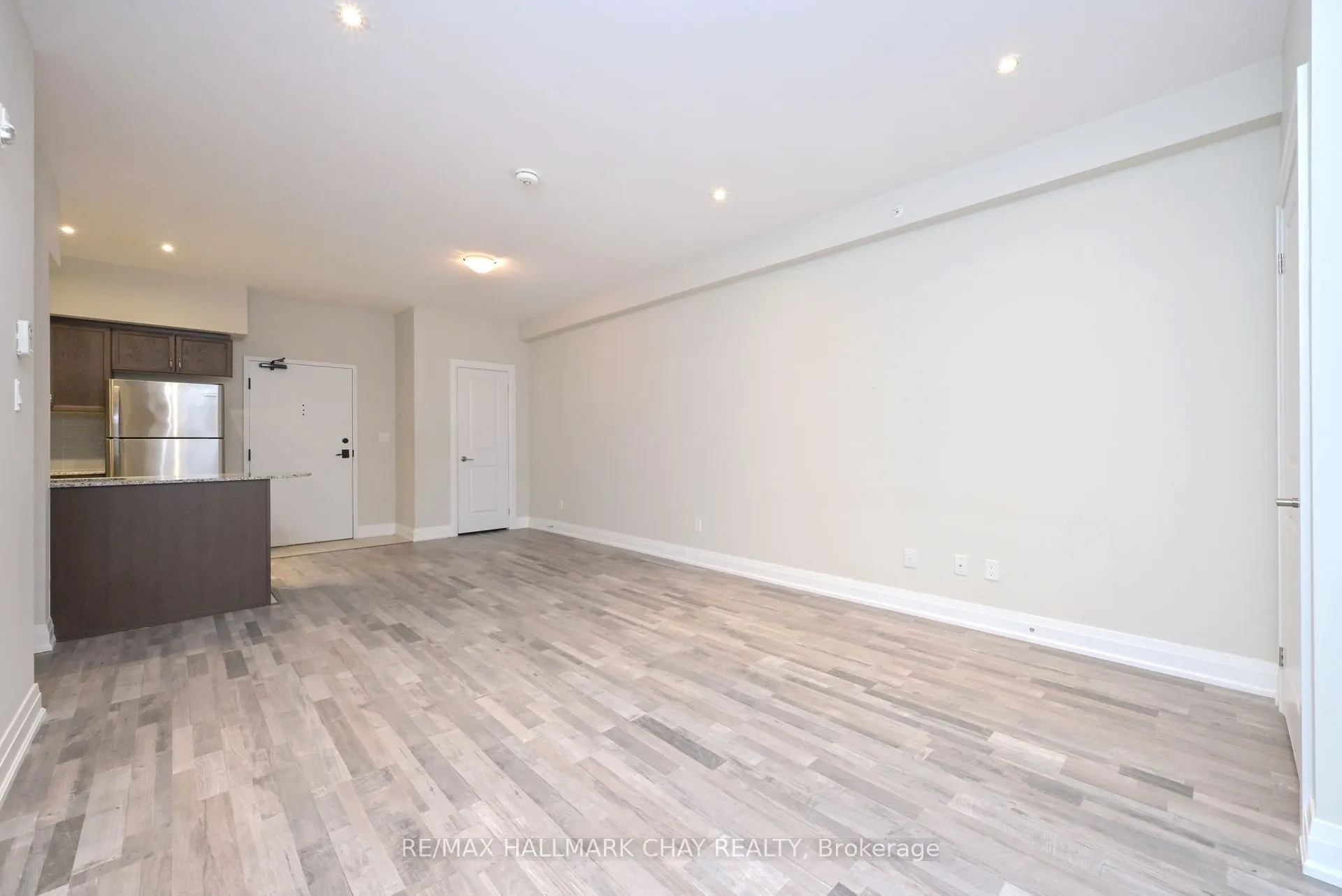 157 Wellington Street E, #109