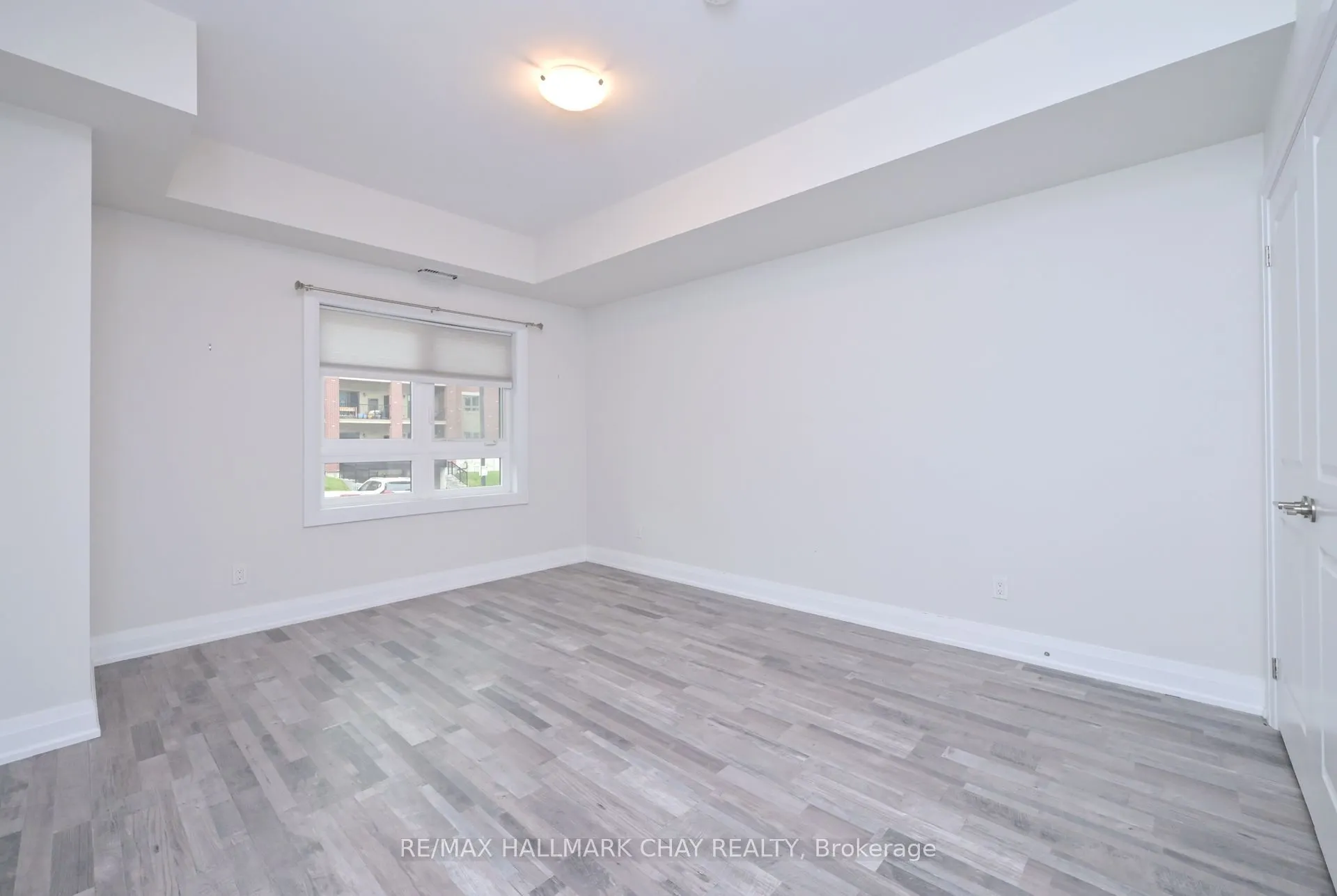 157 Wellington Street E, #109