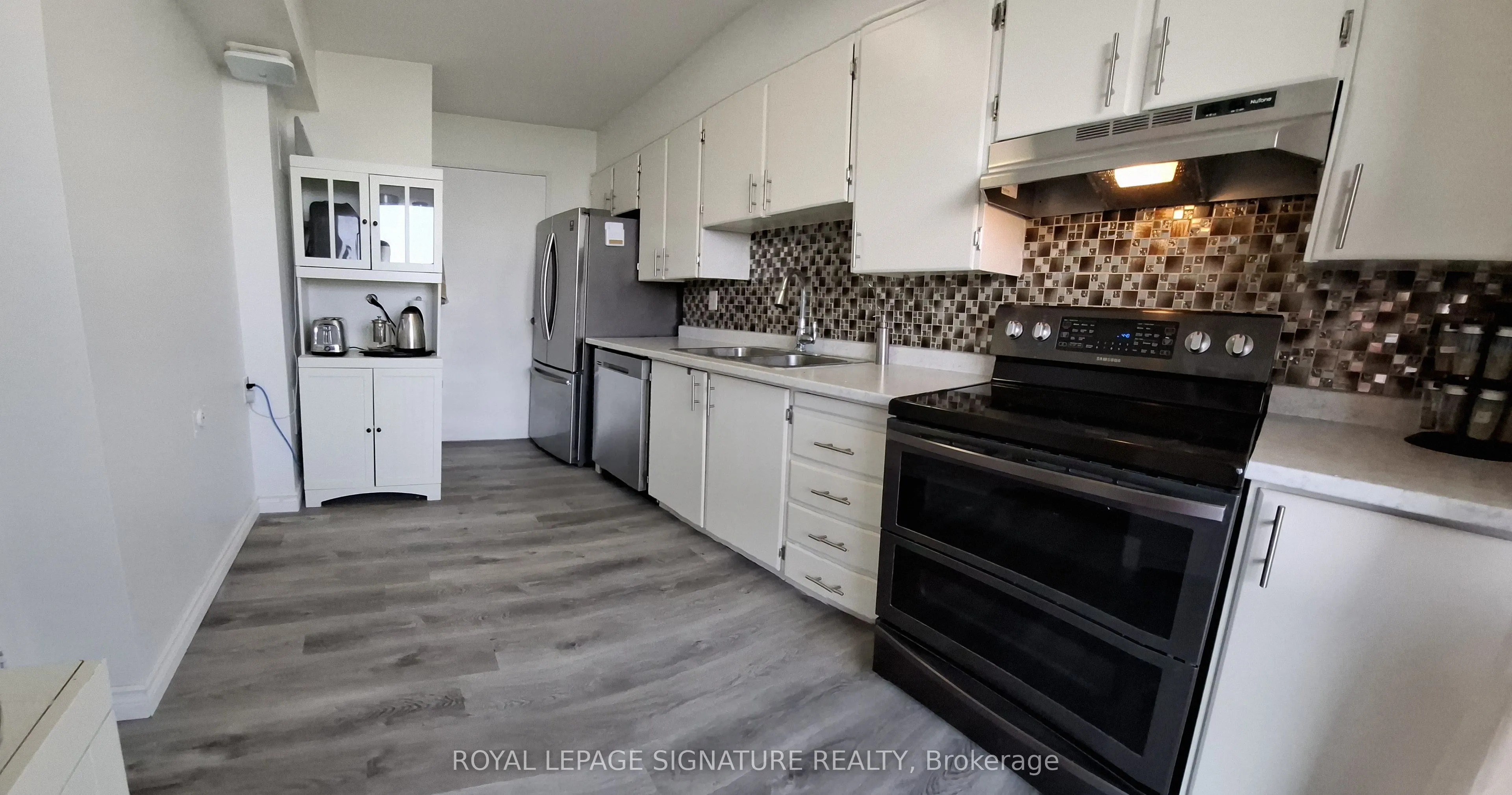 60 INVERLOCHY Boulevard, #1210