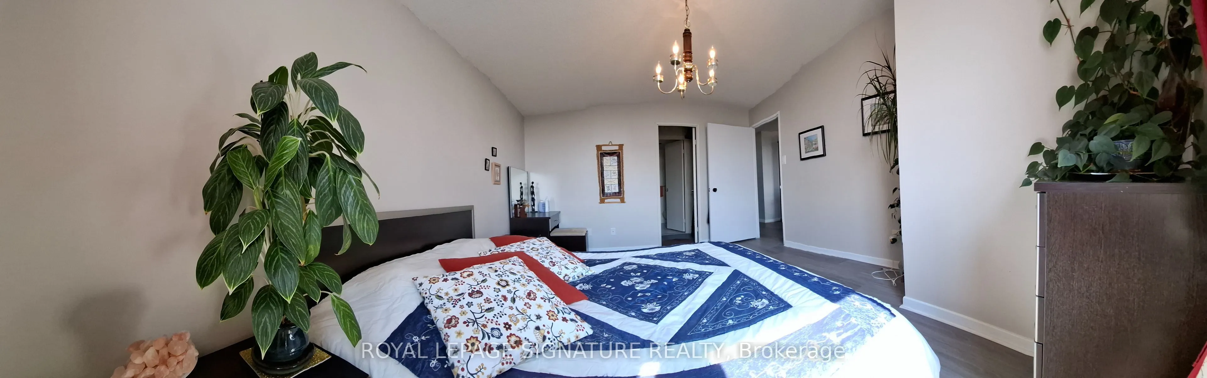 60 INVERLOCHY Boulevard, #1210