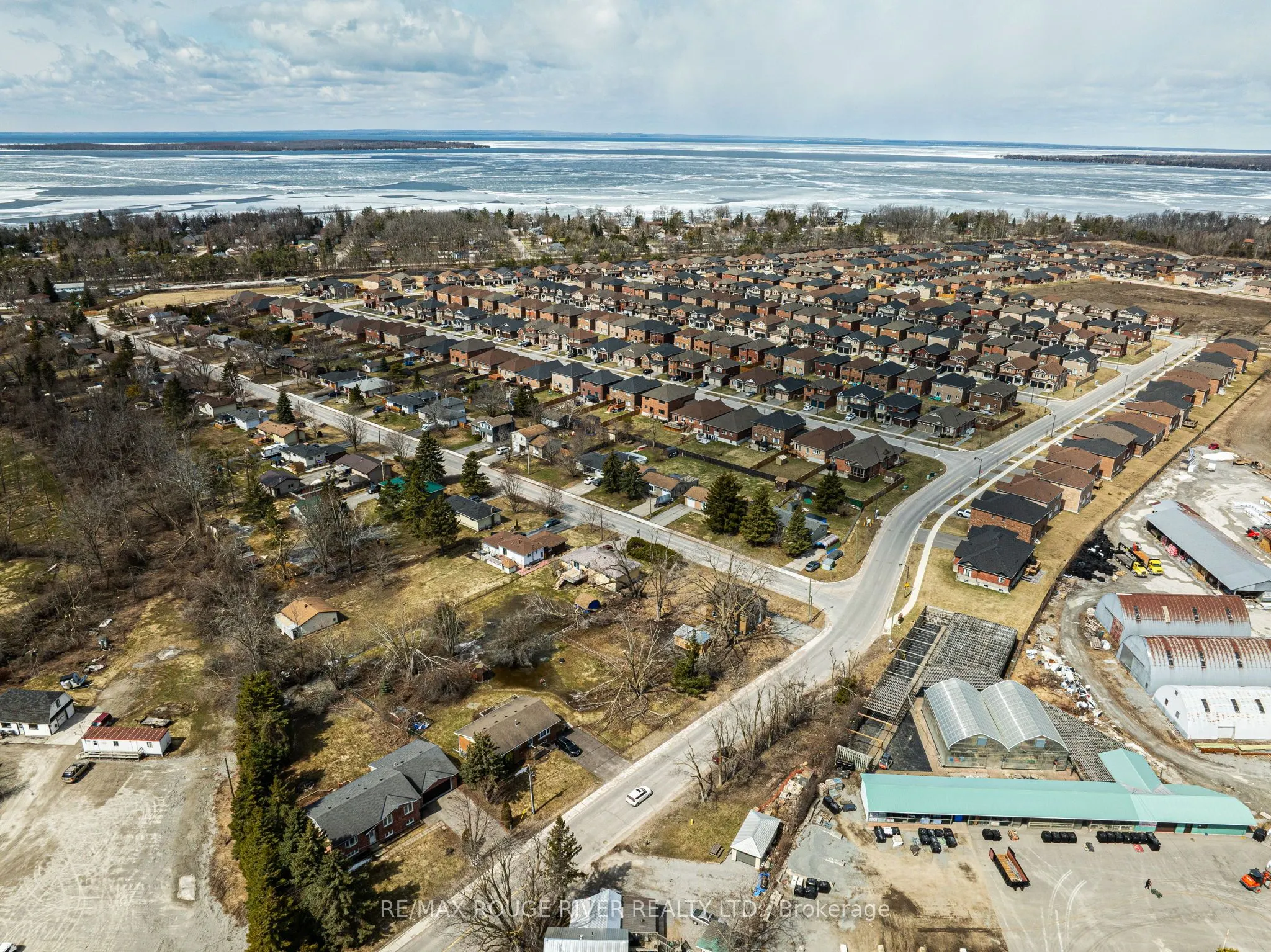 495 Lakeland Crescent