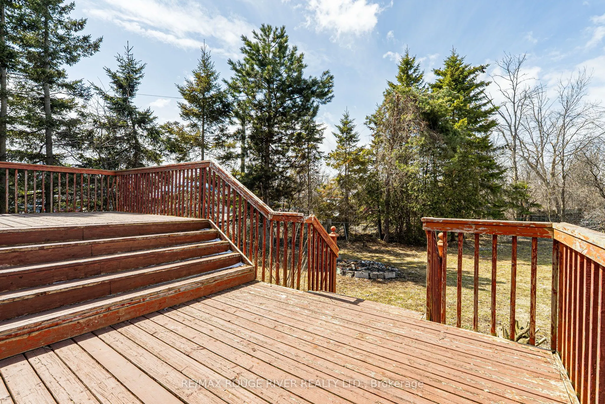 495 Lakeland Crescent
