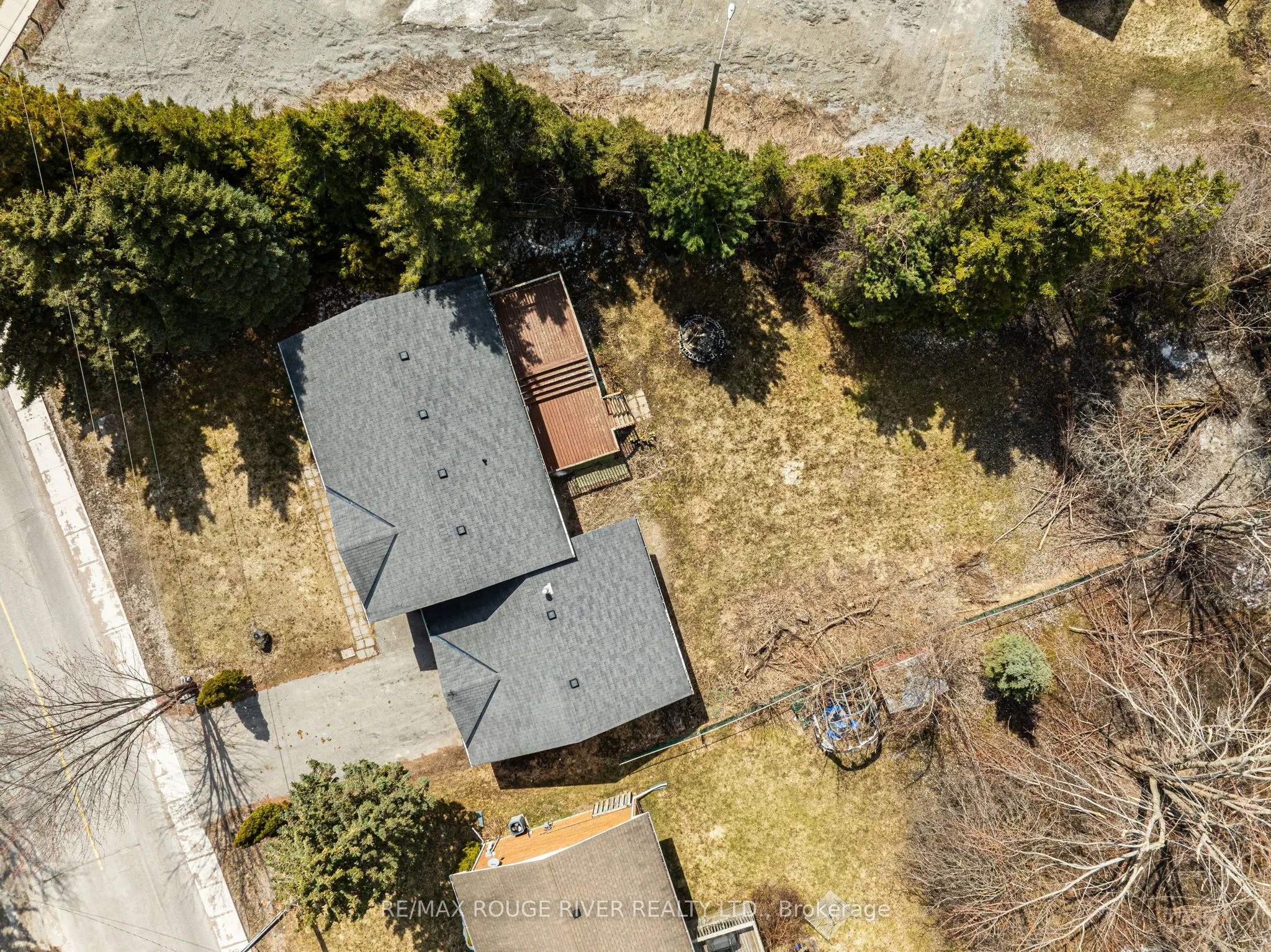 495 Lakeland Crescent