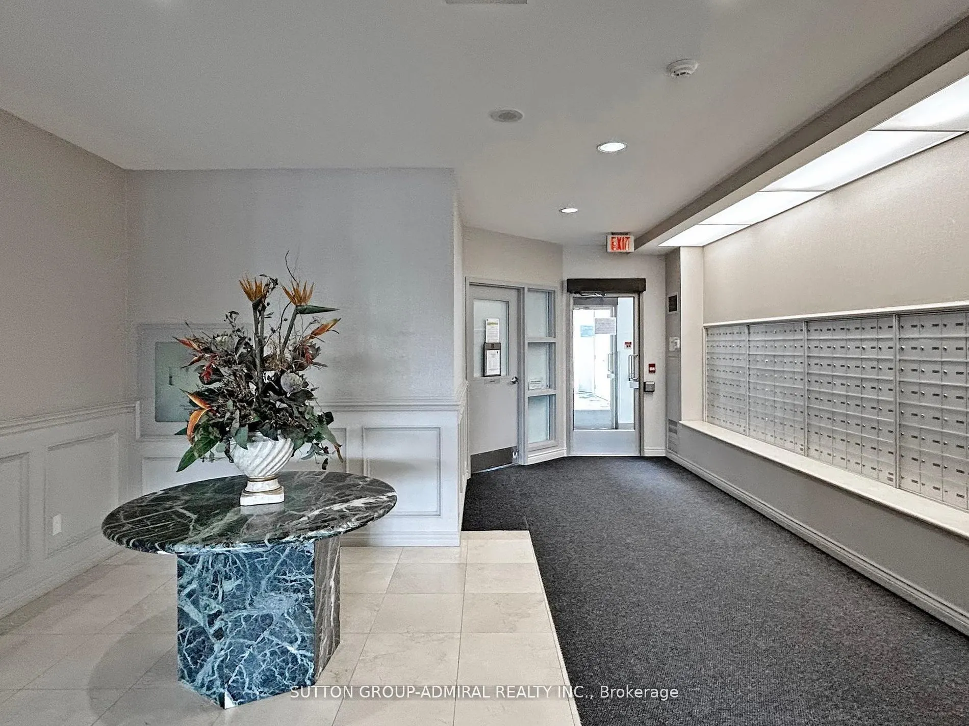 11 Townsgate Drive #401