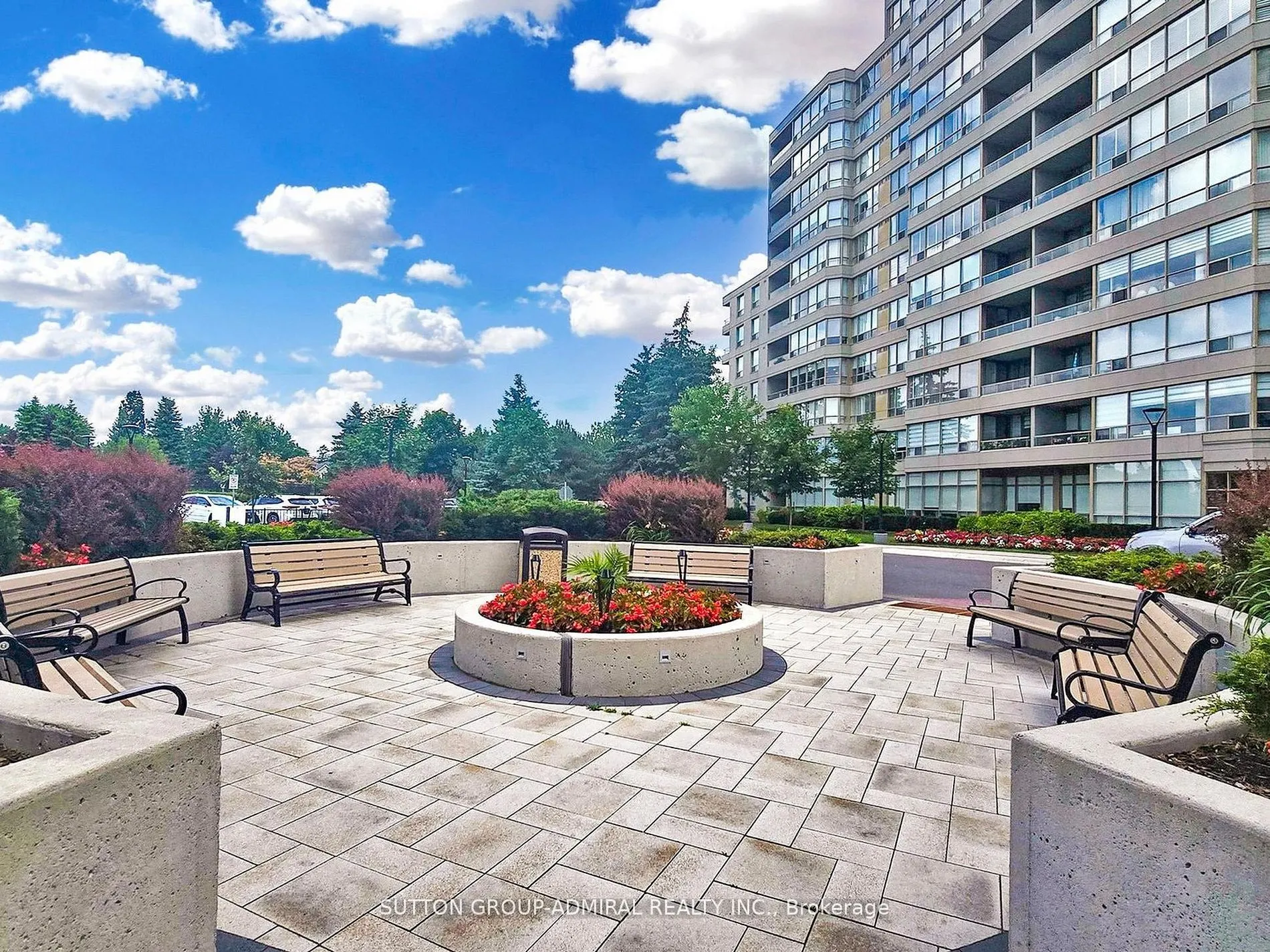 11 Townsgate Drive #401