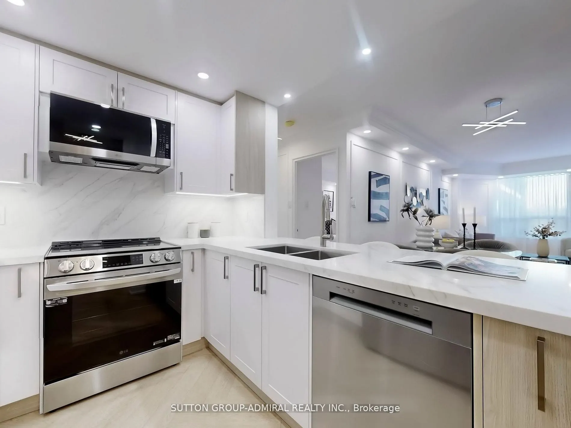 11 Townsgate Drive #401