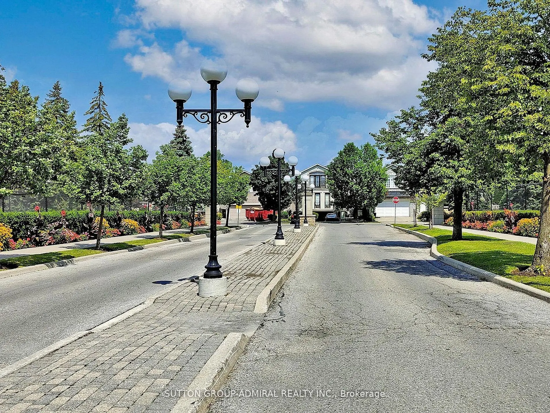 11 Townsgate Drive #401