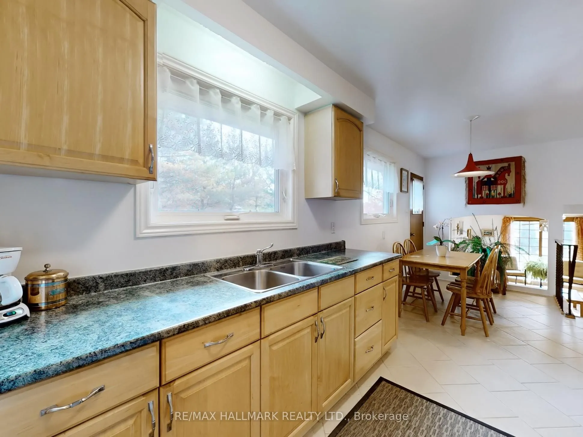 5193 Aurora Road