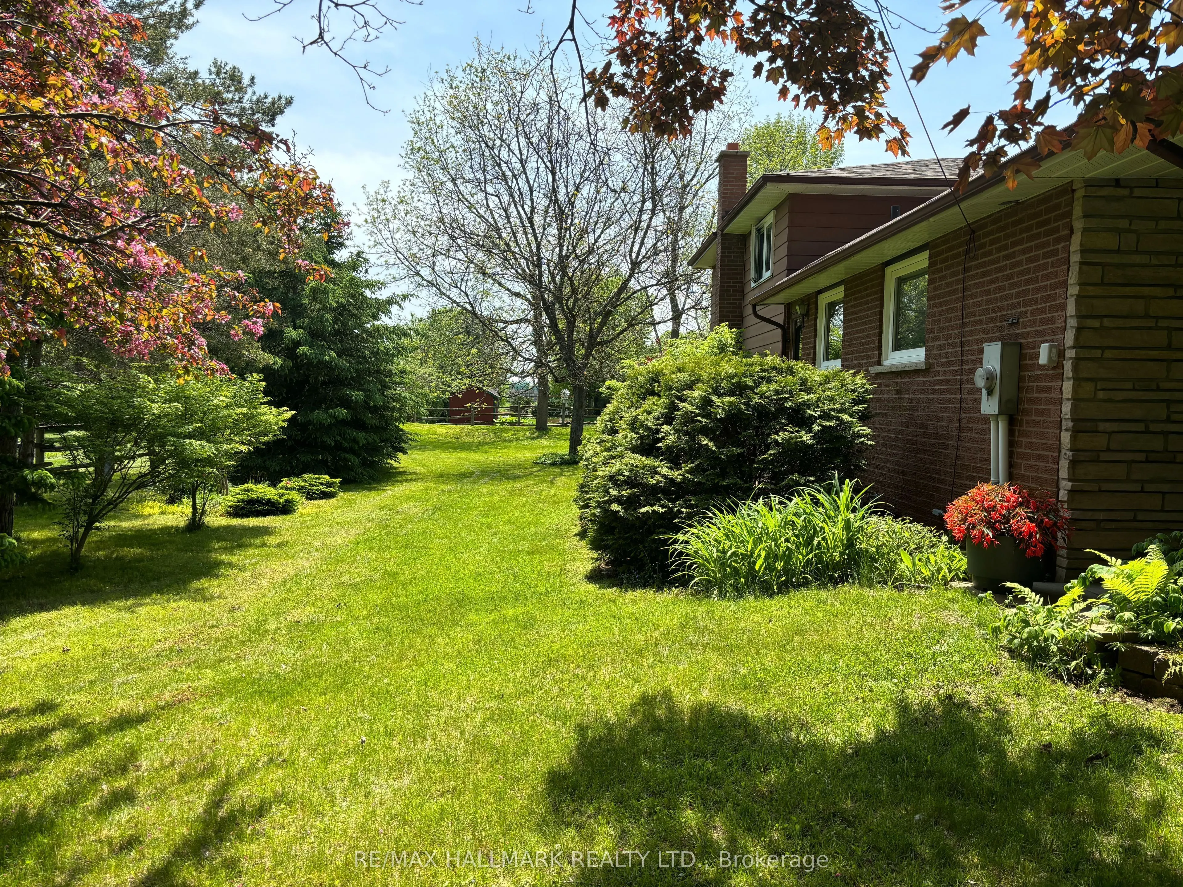 5193 Aurora Road