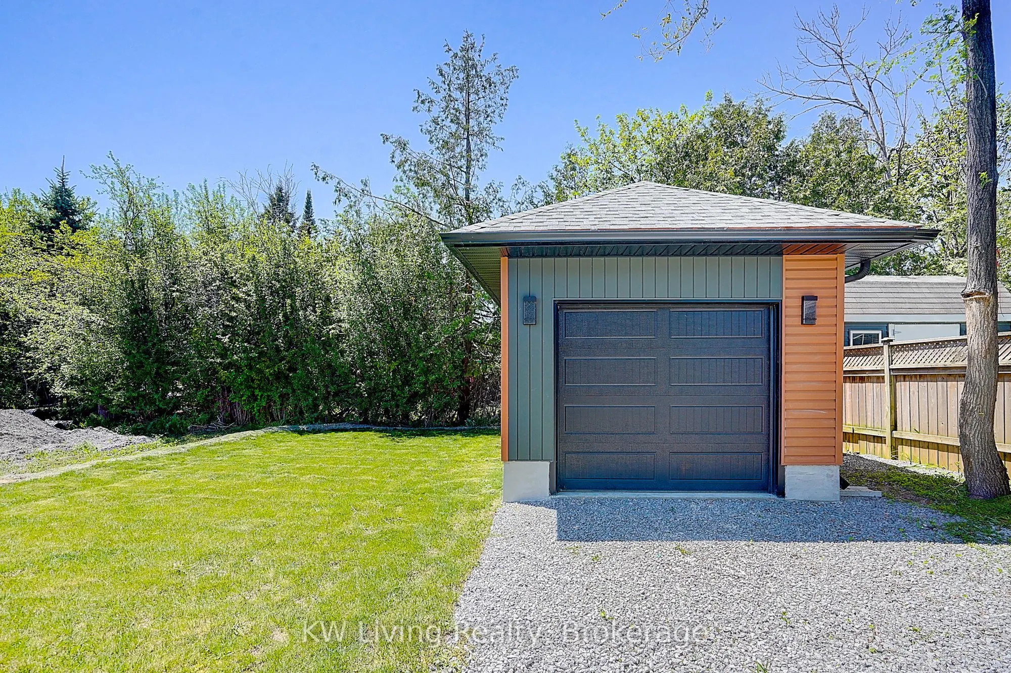 15 Farley Circle
