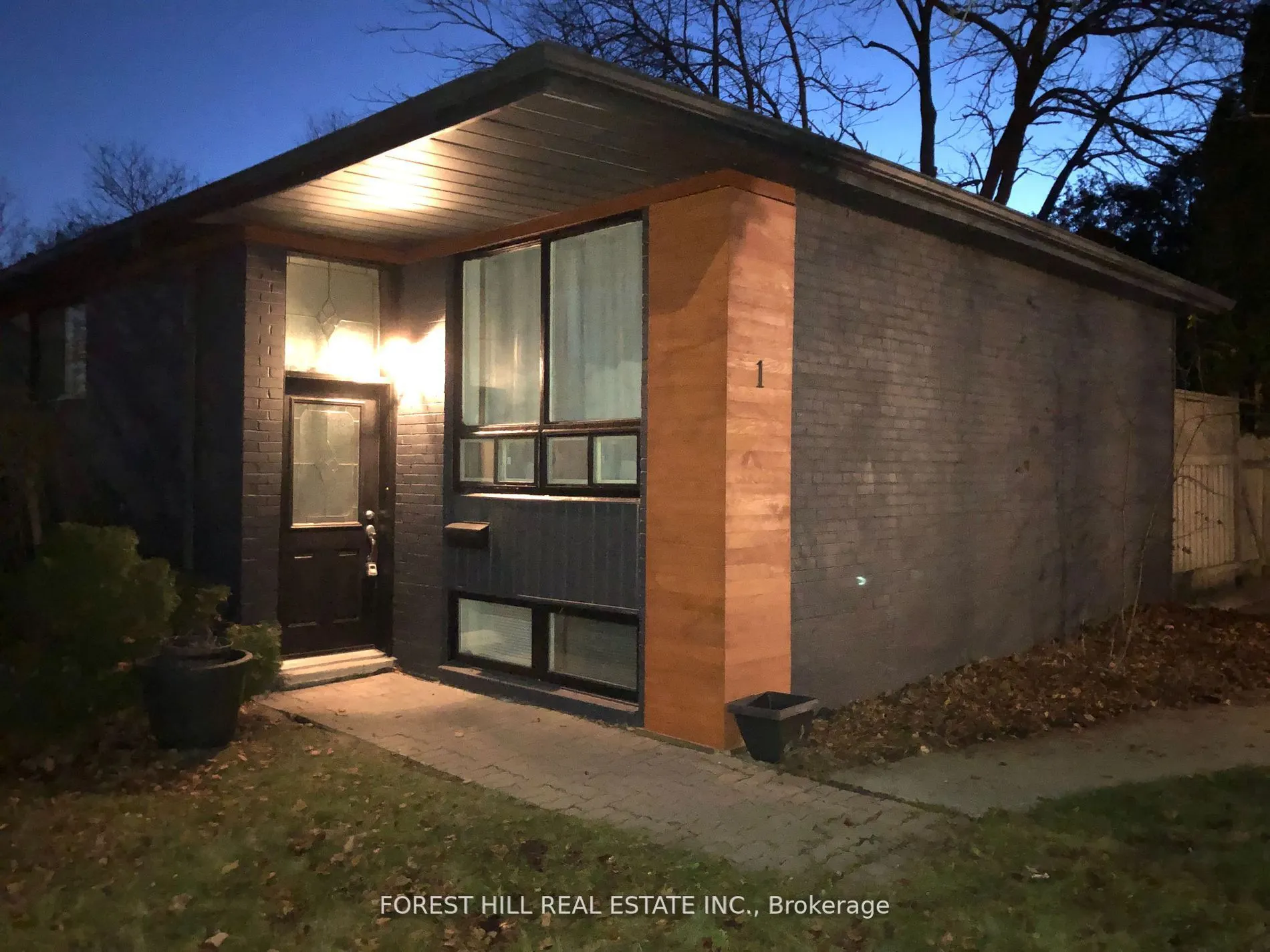 1 Willis Drive