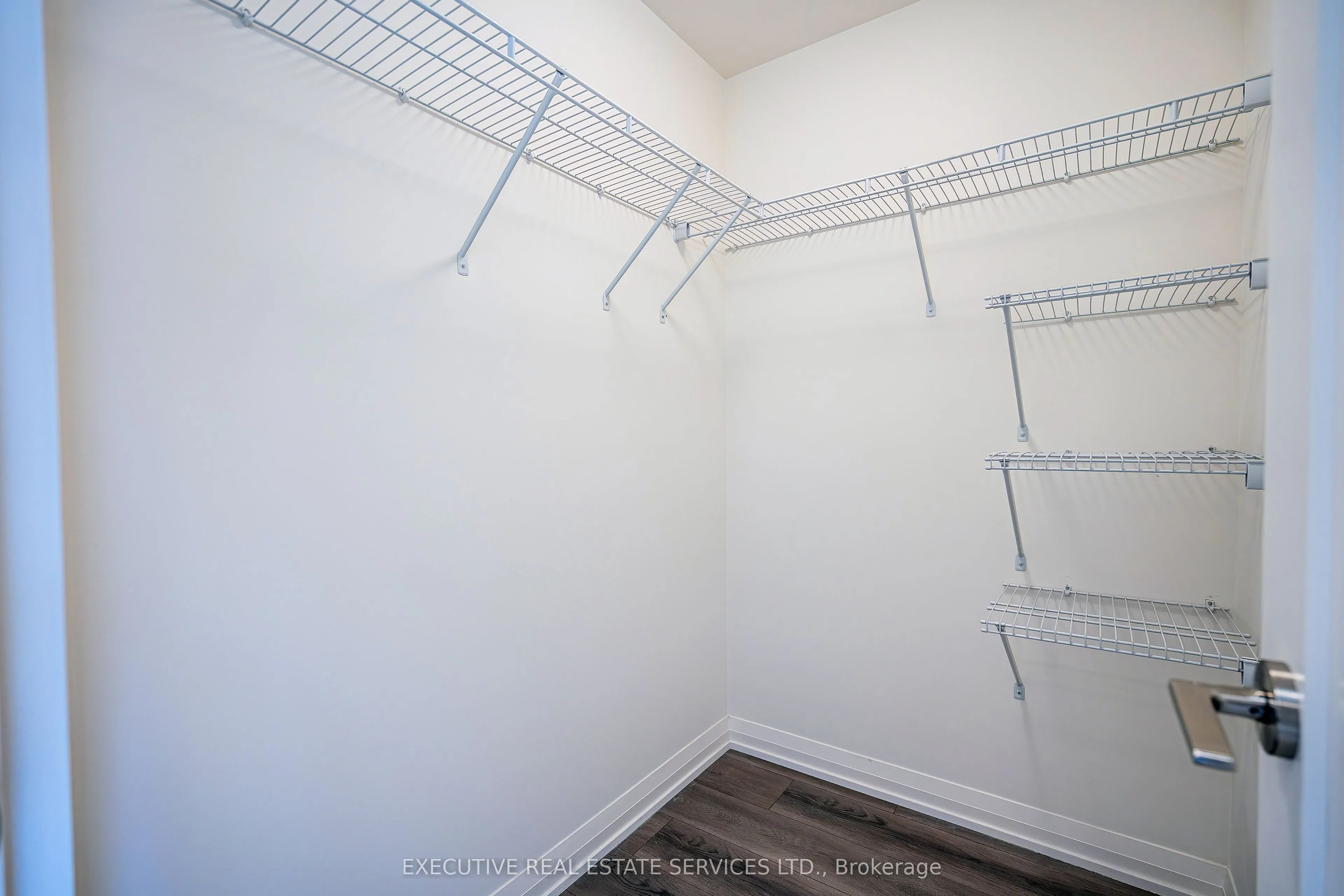 8960 Jane Street, #1112