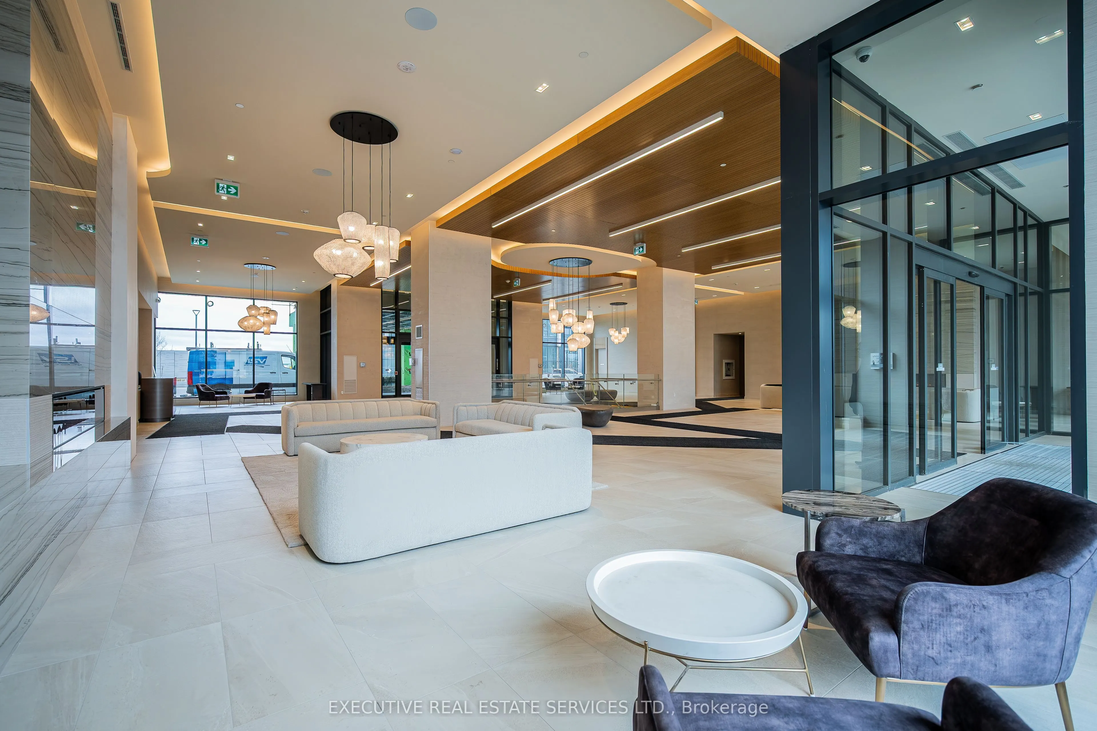 8960 Jane Street, #1112