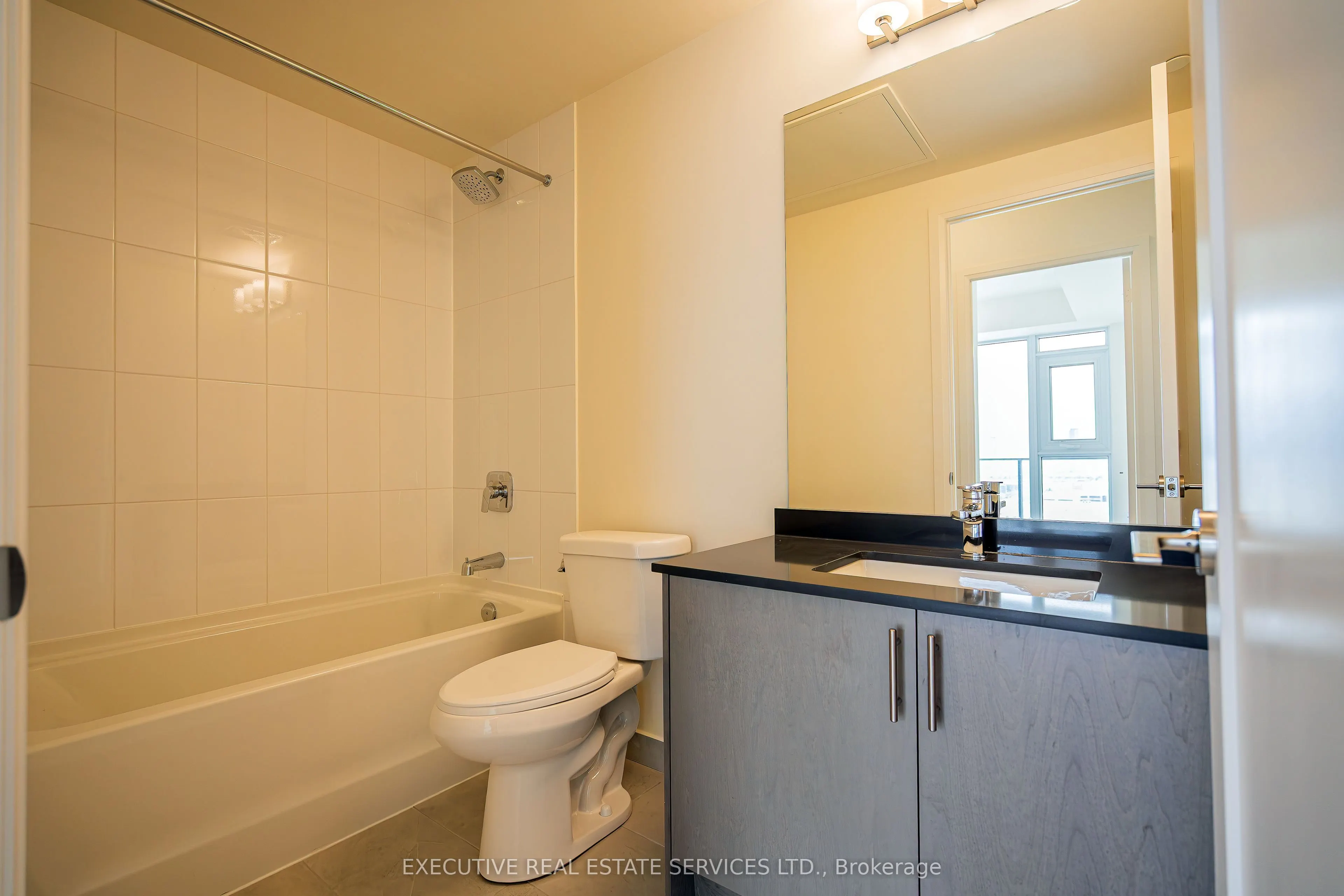 8960 Jane Street, #1112