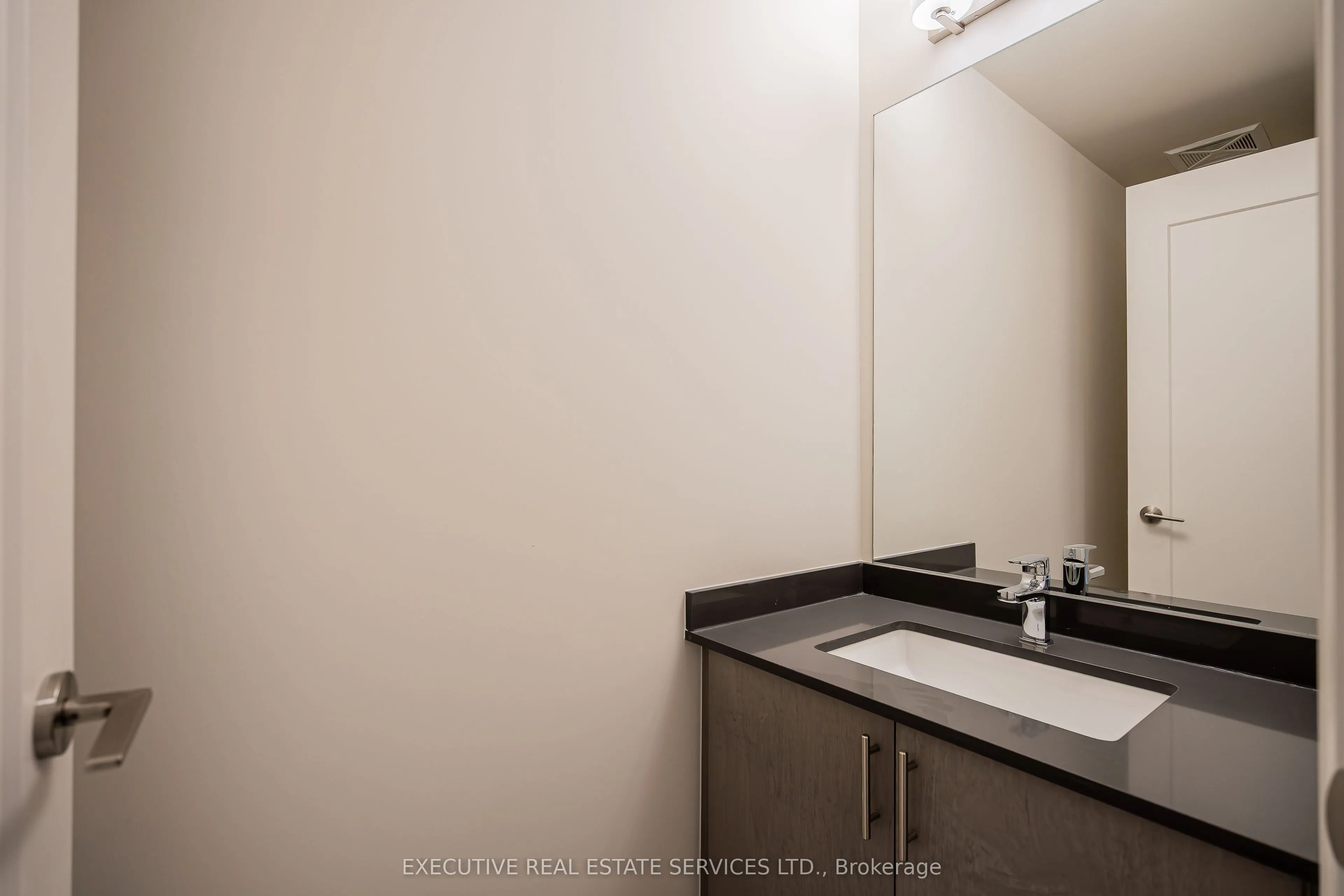 8960 Jane Street, #1112