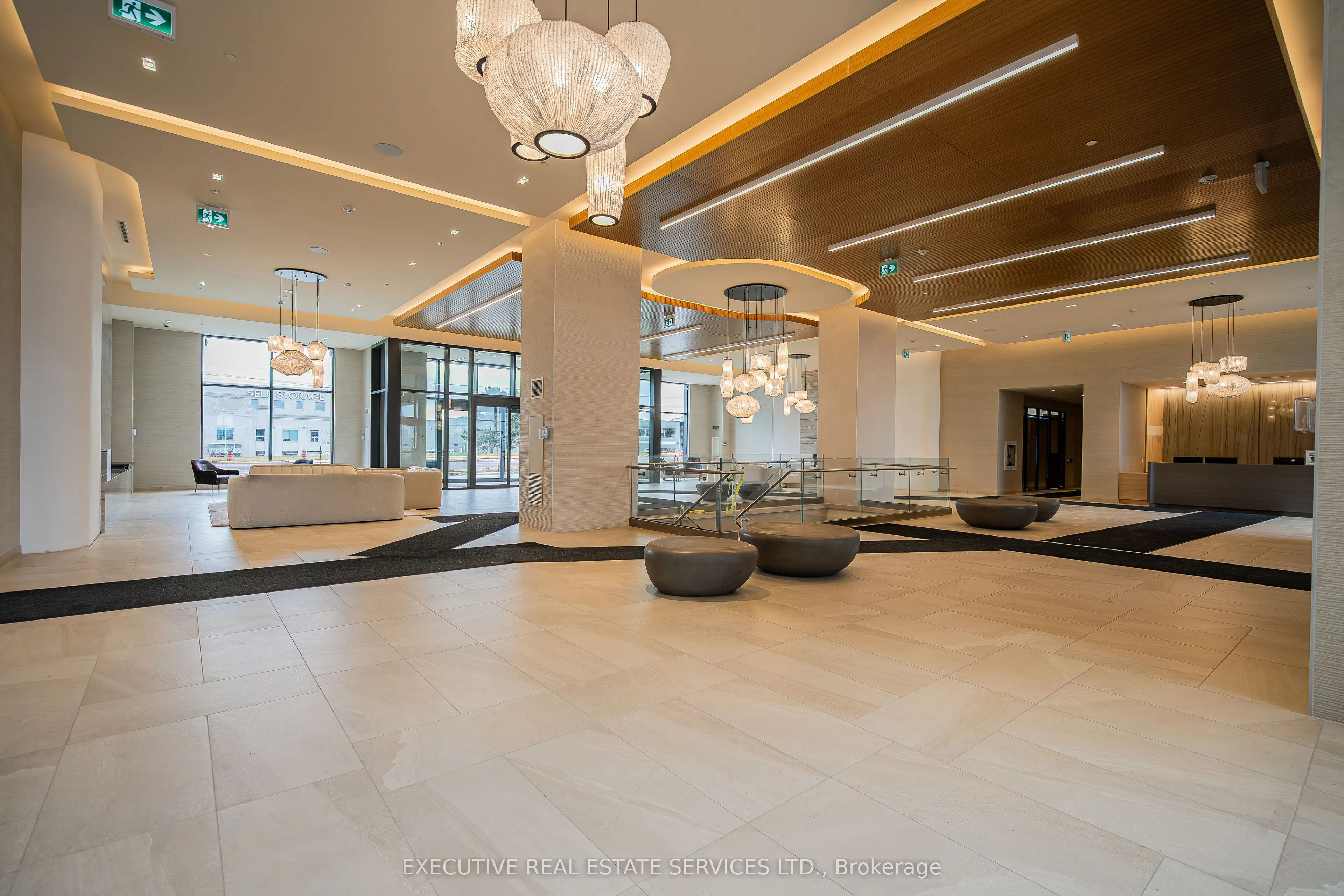8960 Jane Street, #1112