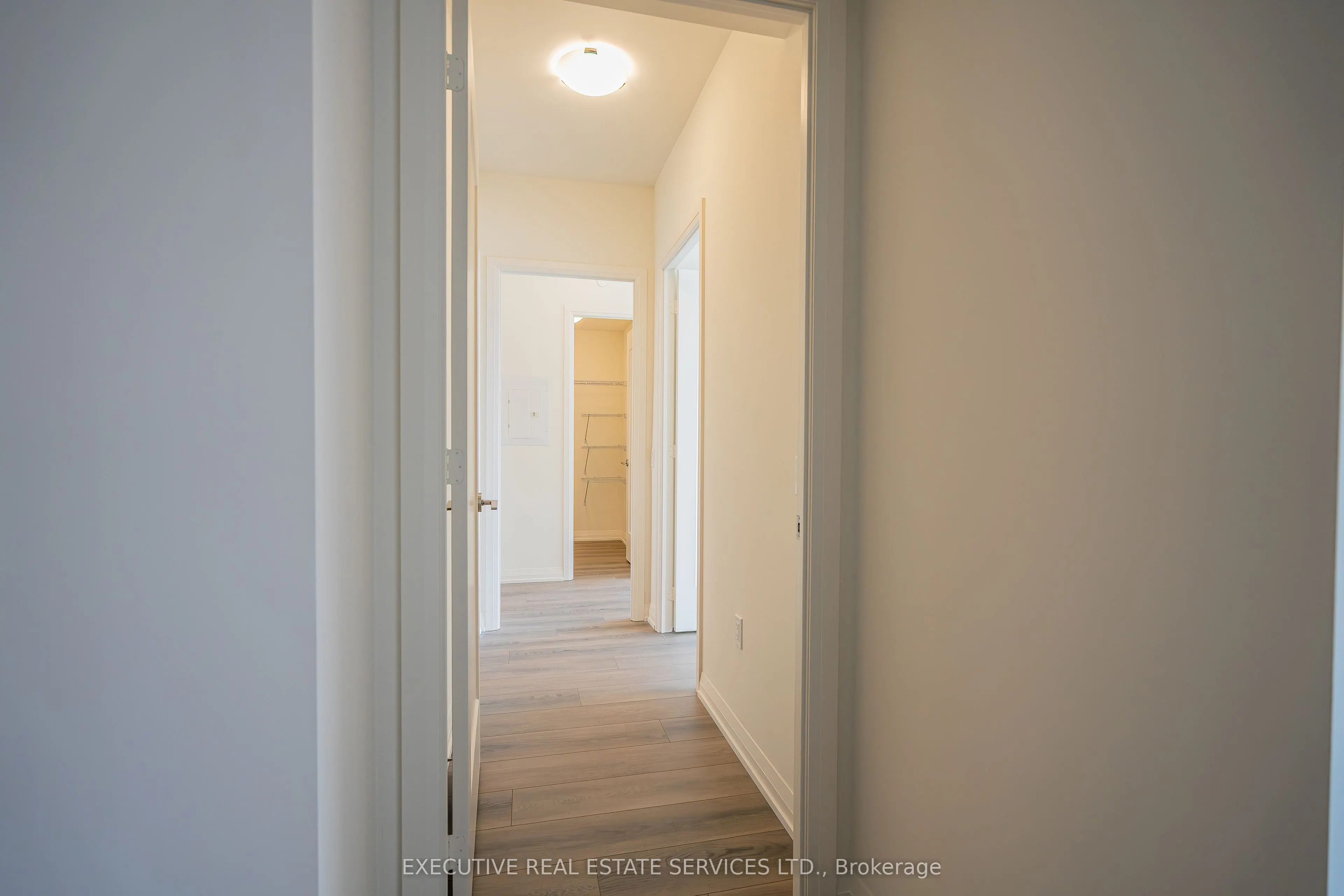 8960 Jane Street, #1112