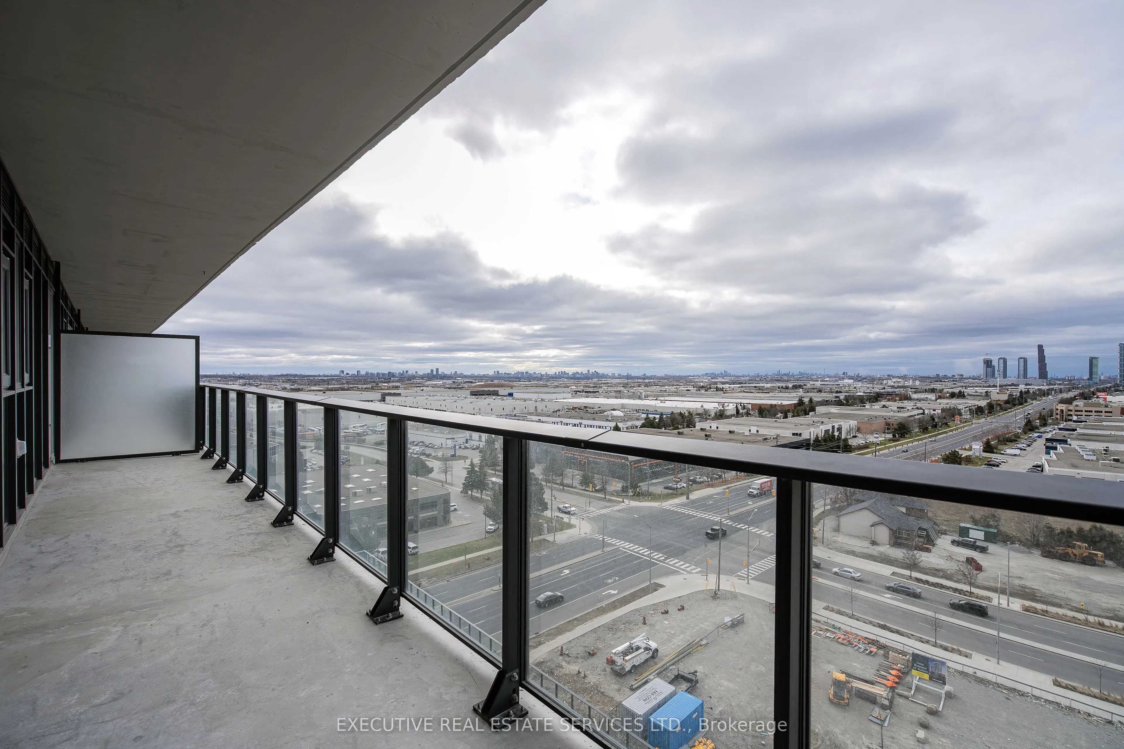8960 Jane Street, #1112