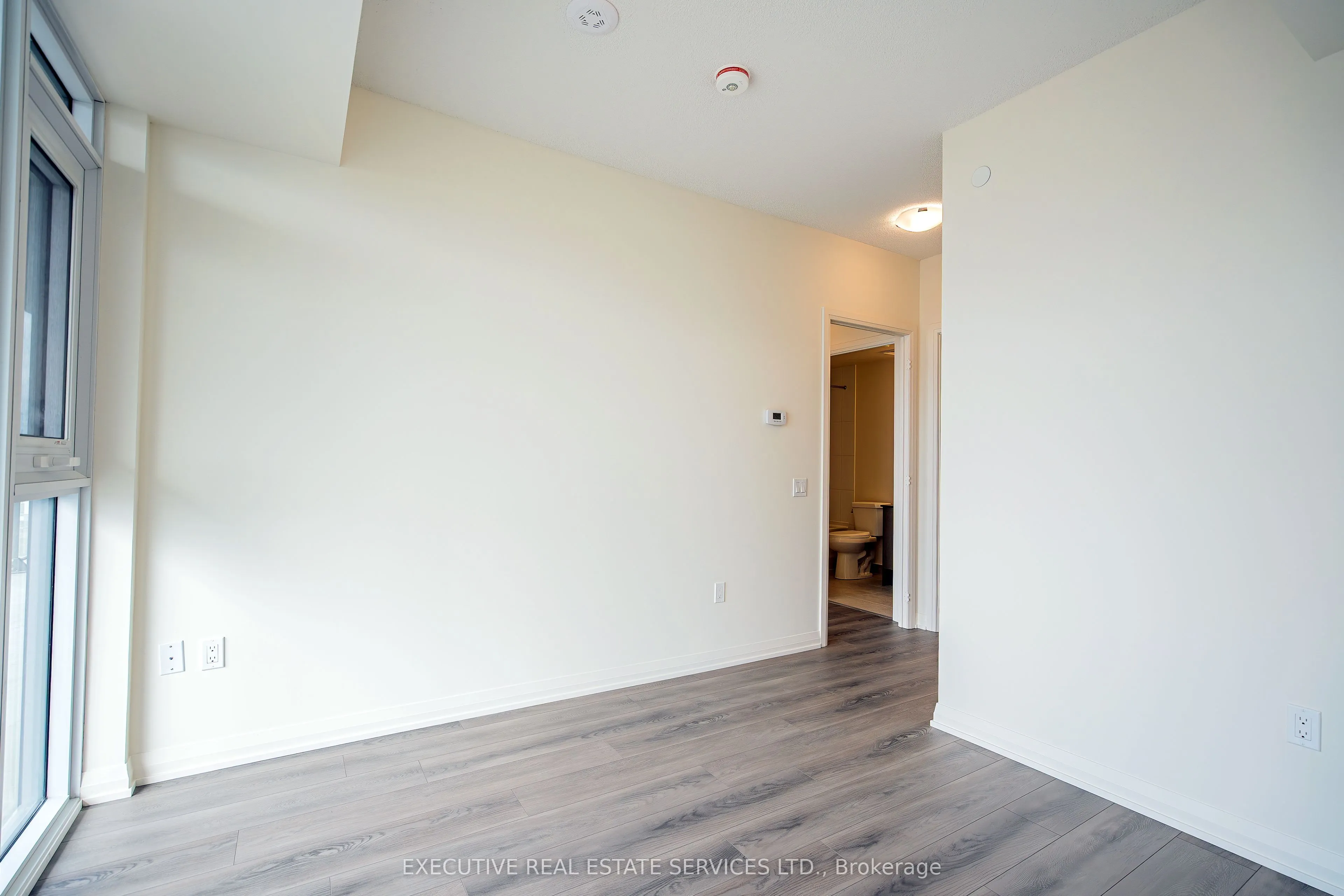 8960 Jane Street, #1112