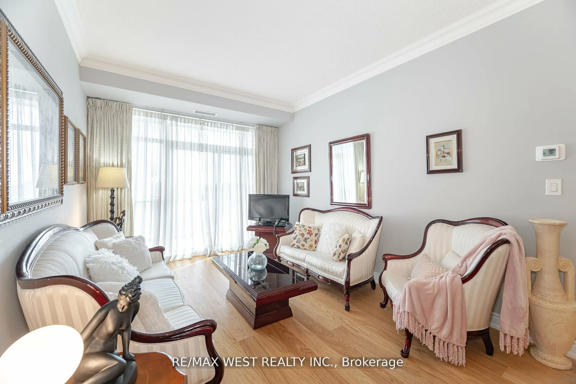 281 Woodbridge Avenue, #509