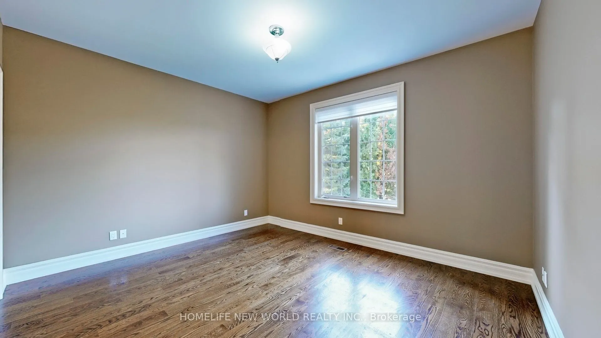 198 Kennedy Street W