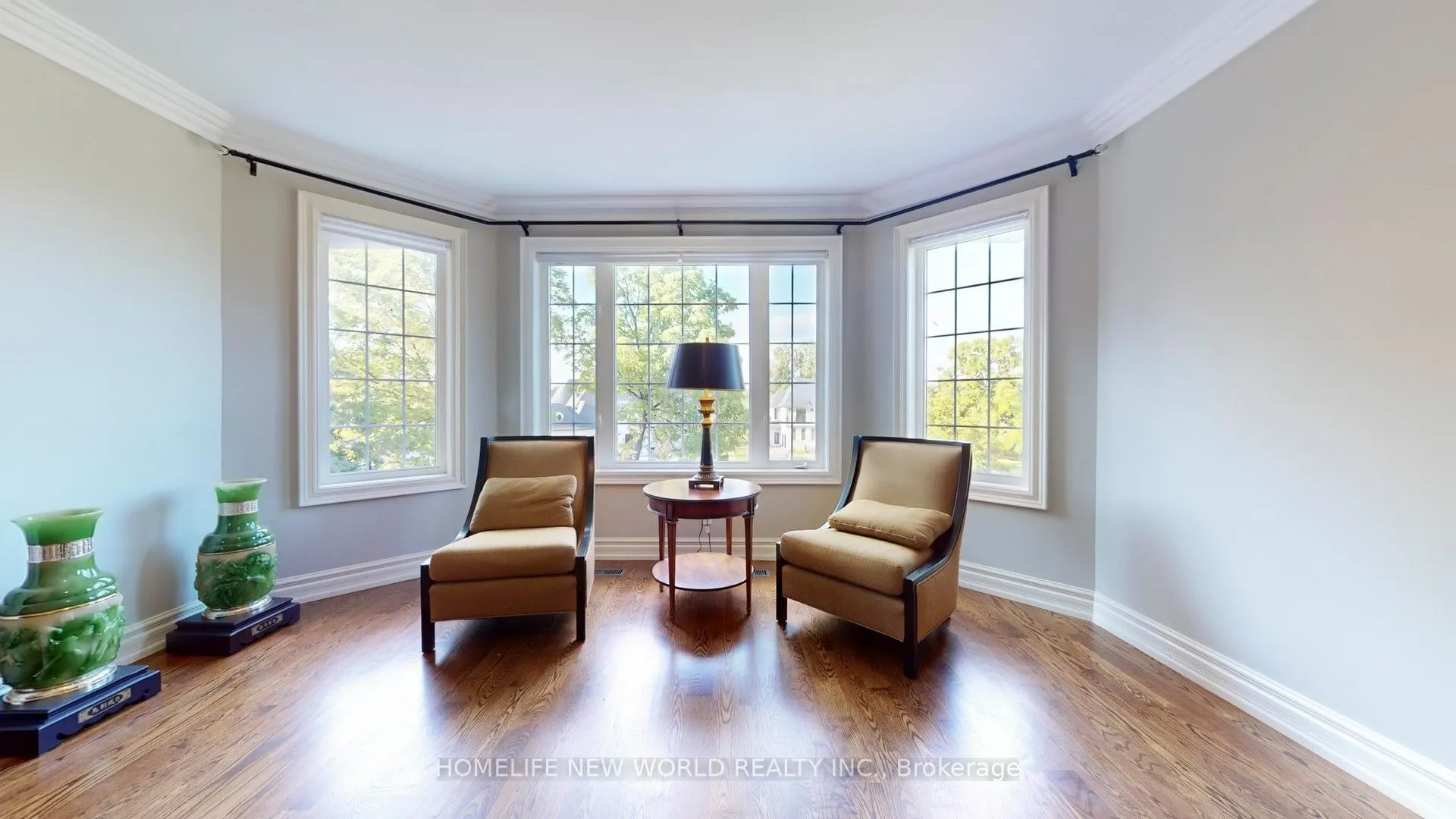198 Kennedy Street W