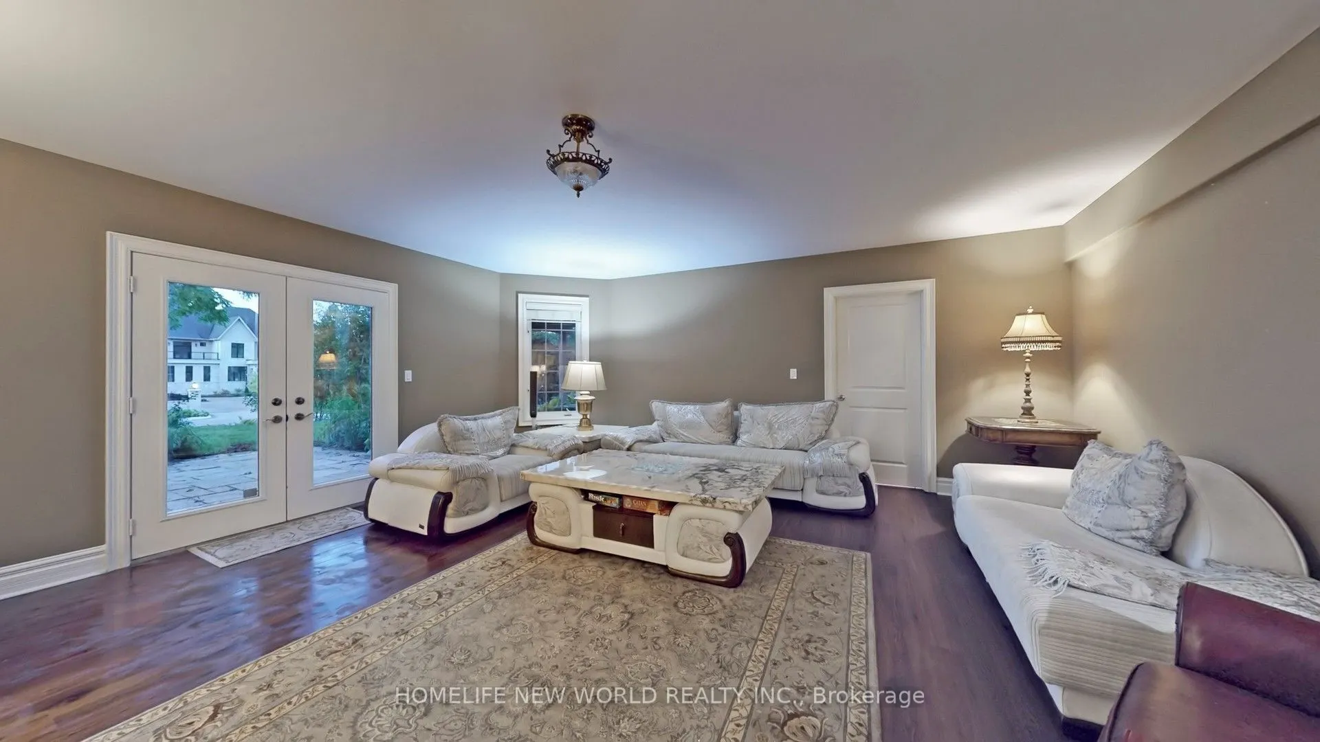 198 Kennedy Street W