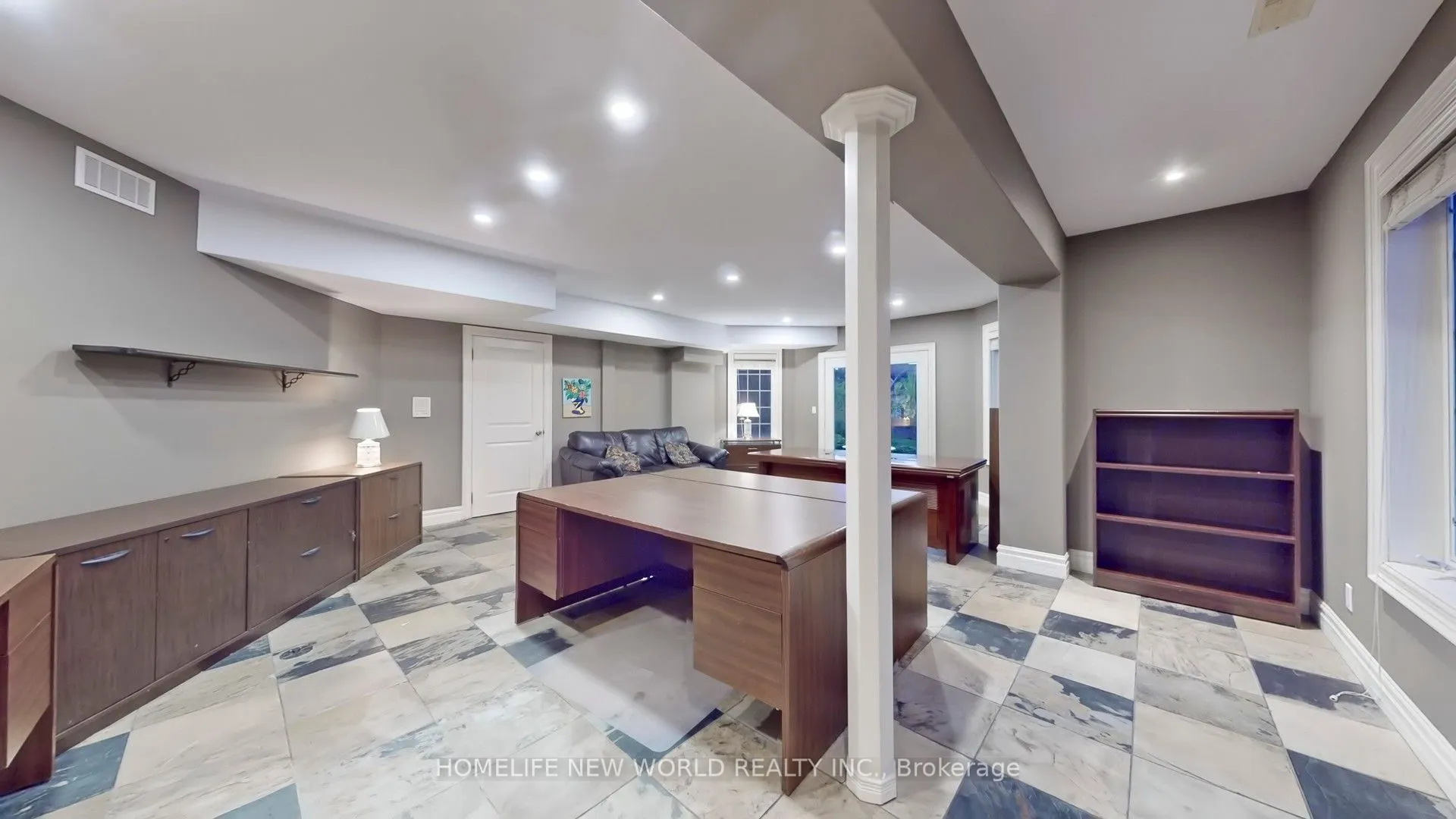 198 Kennedy Street W