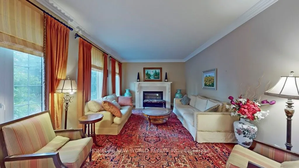 198 Kennedy Street W