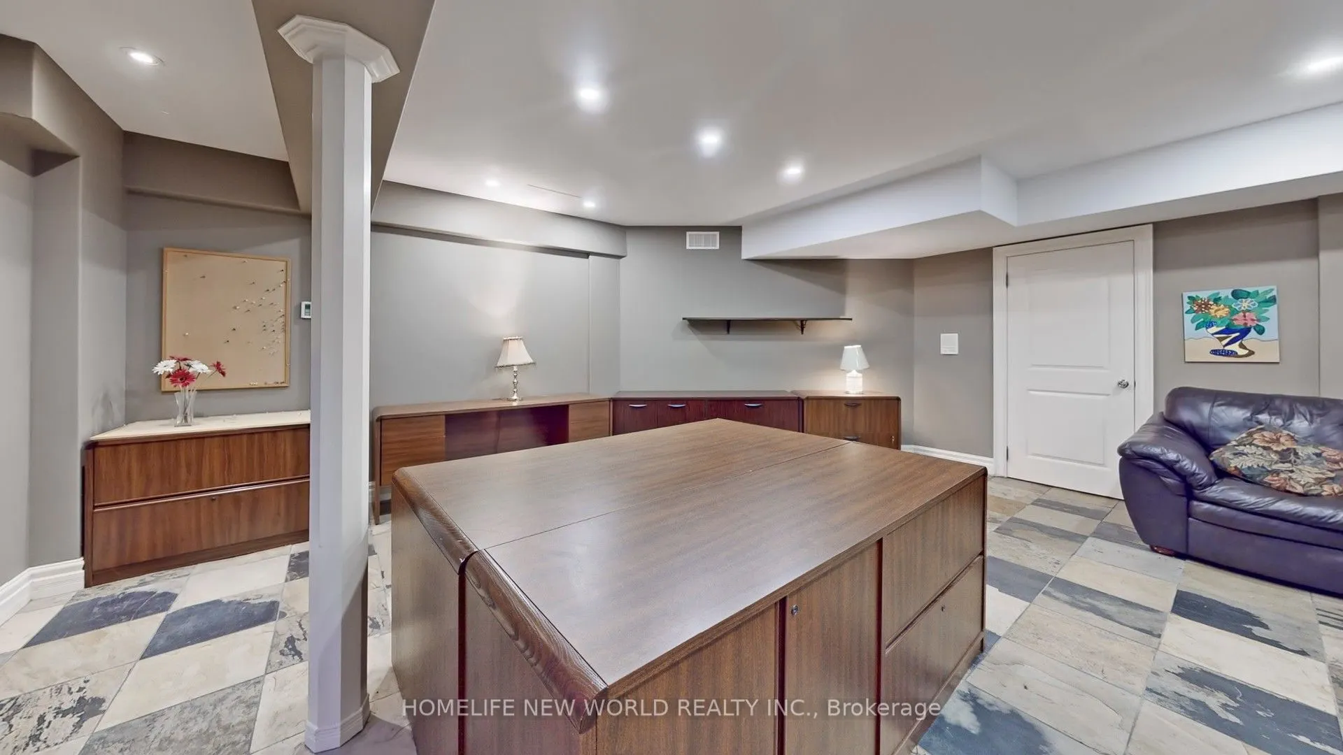 198 Kennedy Street W