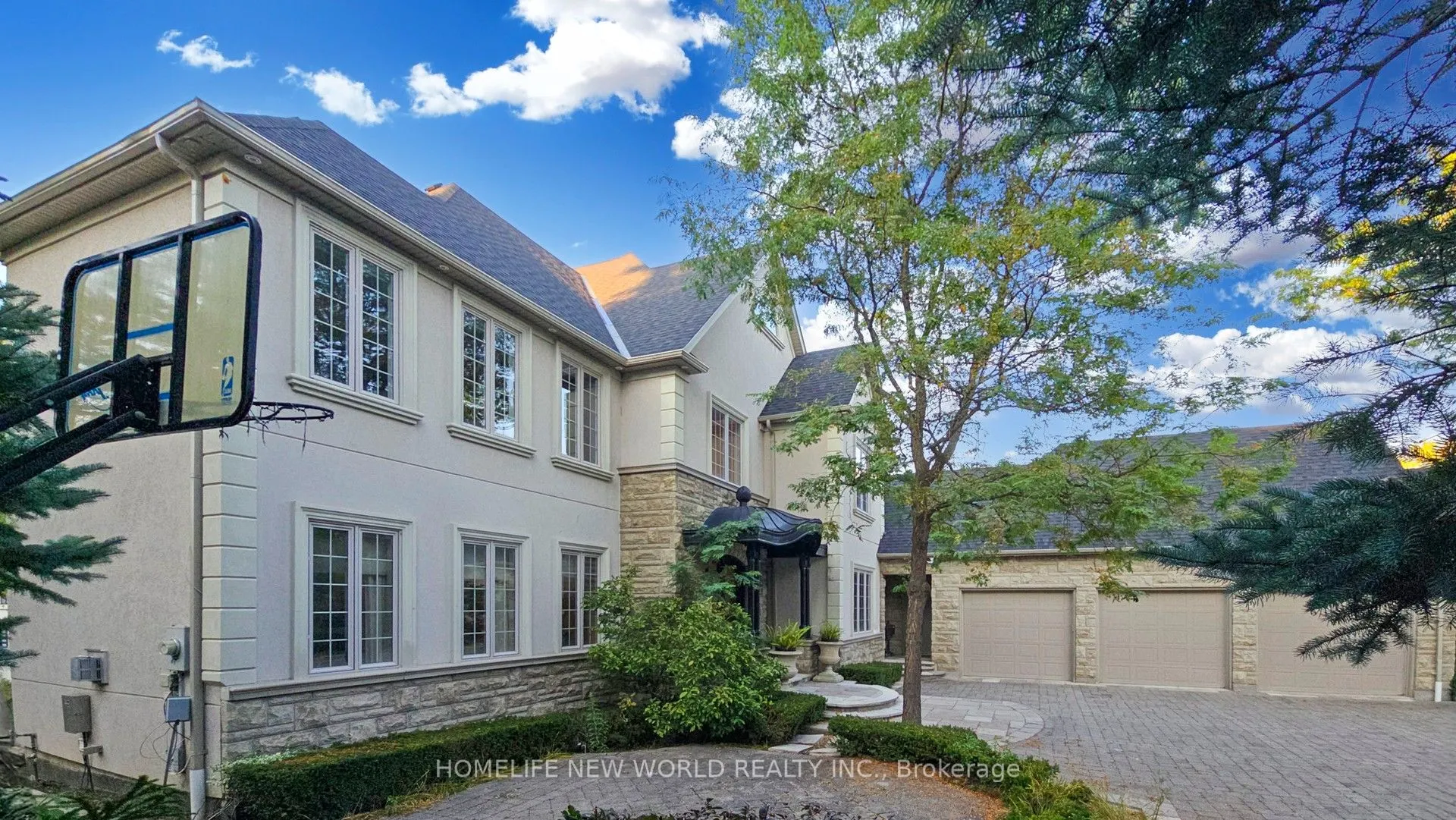 198 Kennedy Street W