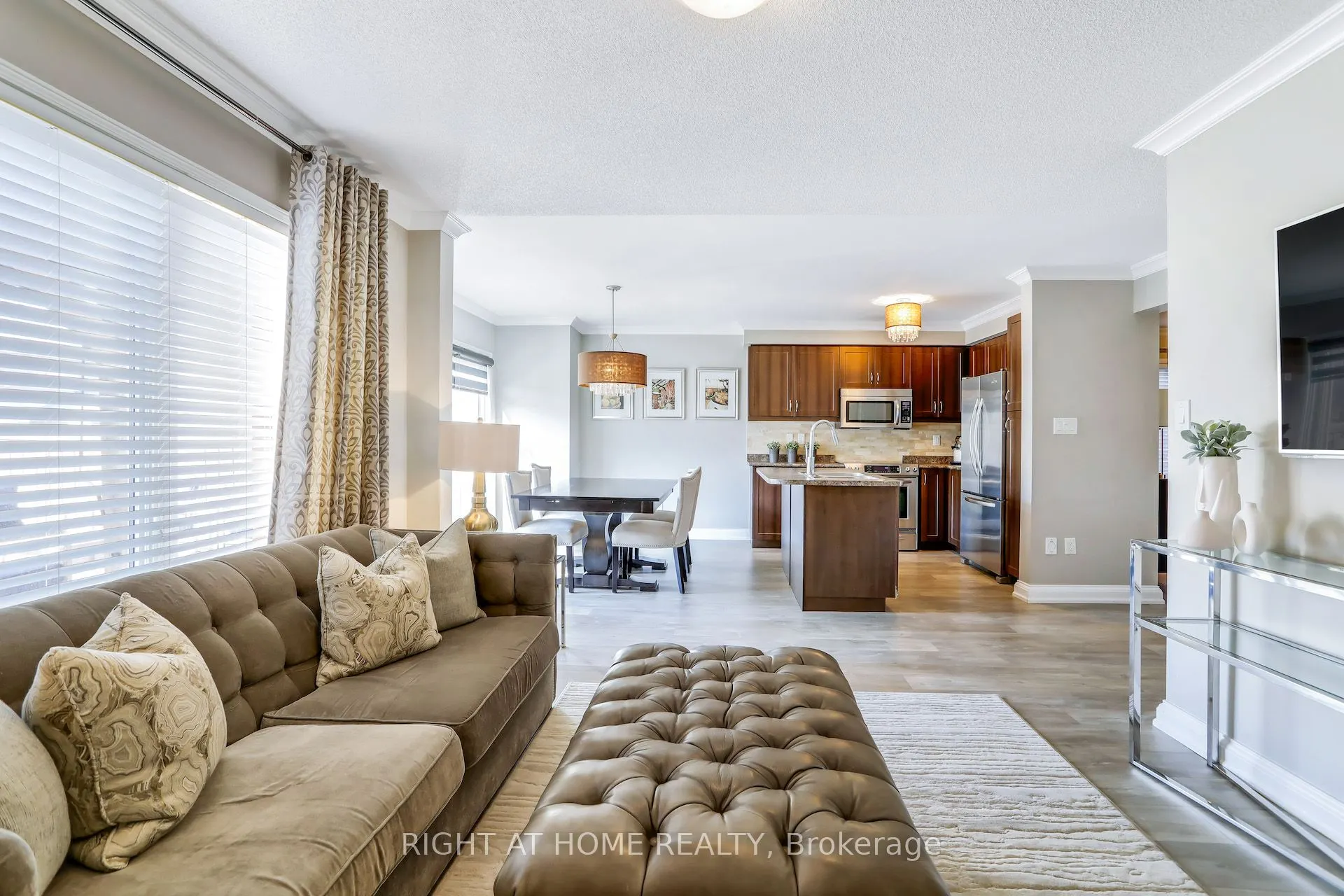 19 Amberwing Landing