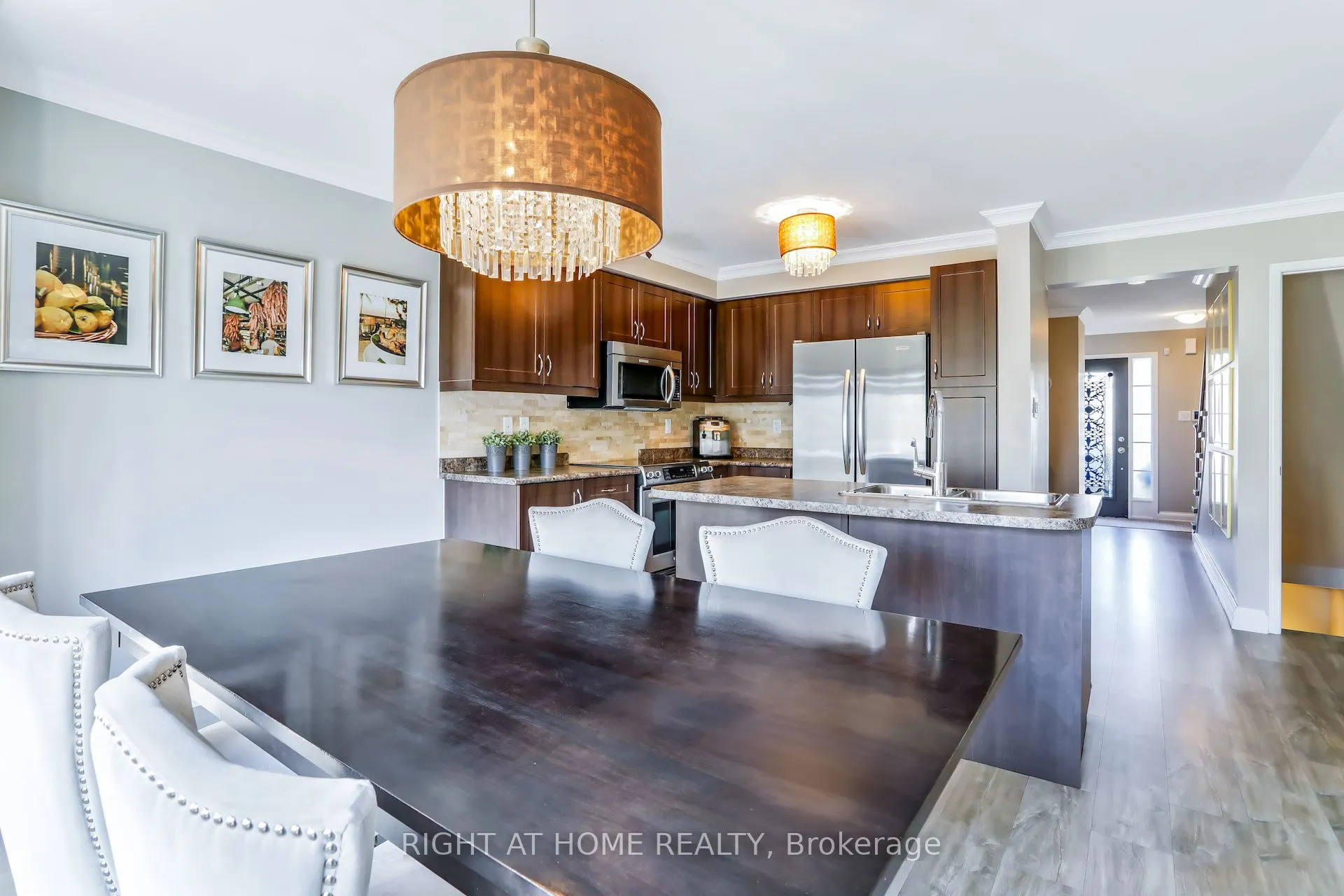 19 Amberwing Landing