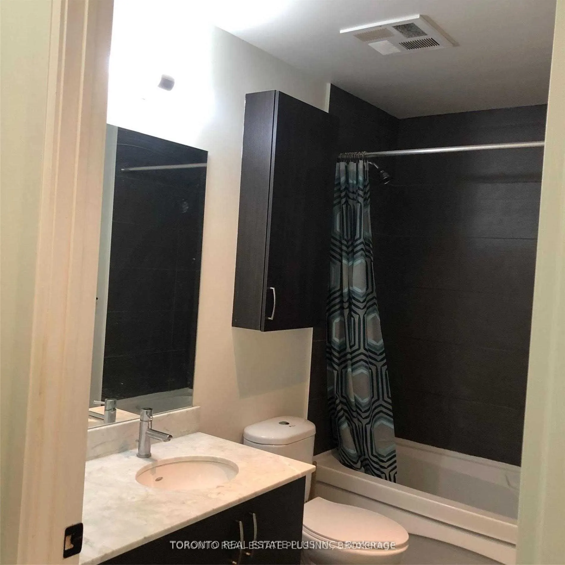 7608 Yonge Street, #206