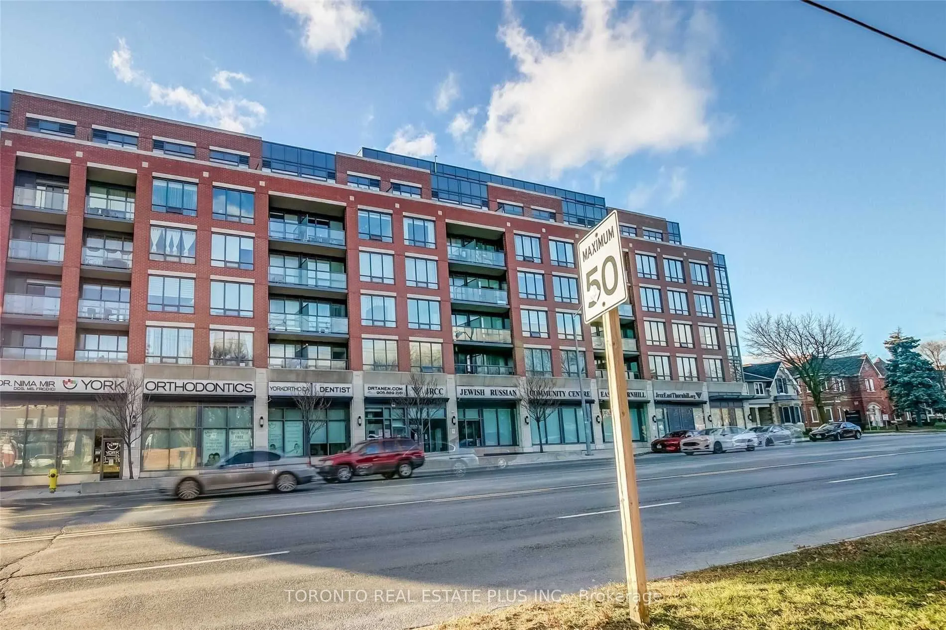 7608 Yonge Street, #206