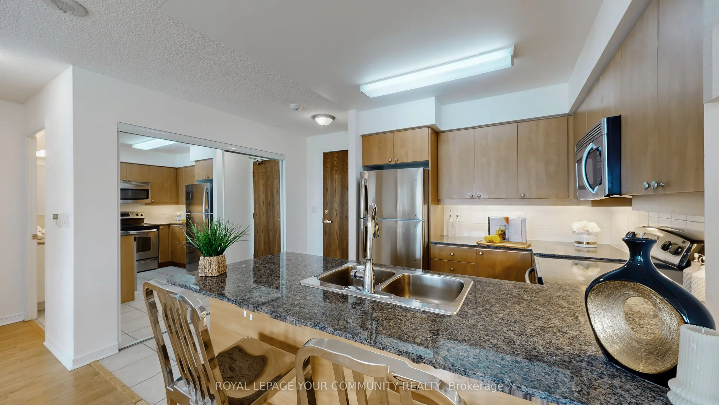 185 Oneida Crescent, #1005
