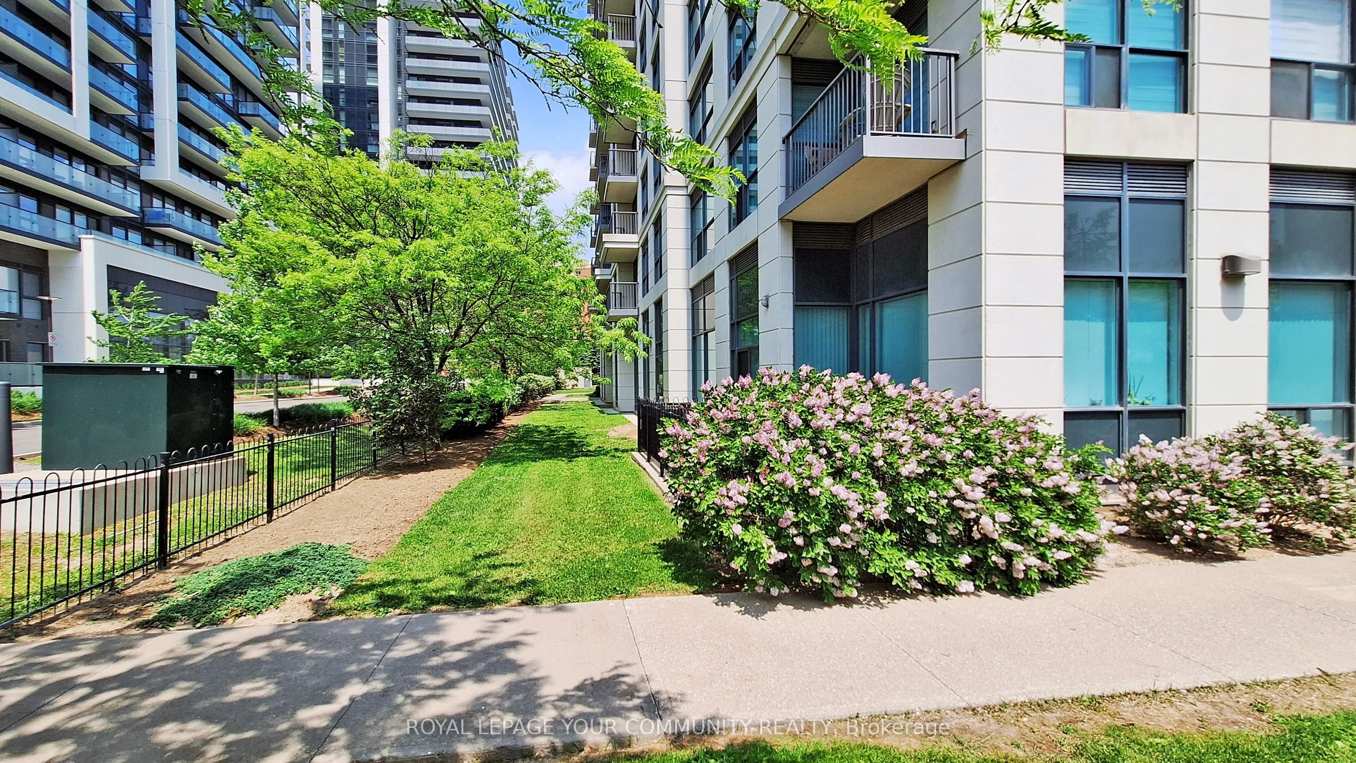 185 Oneida Crescent, #1005