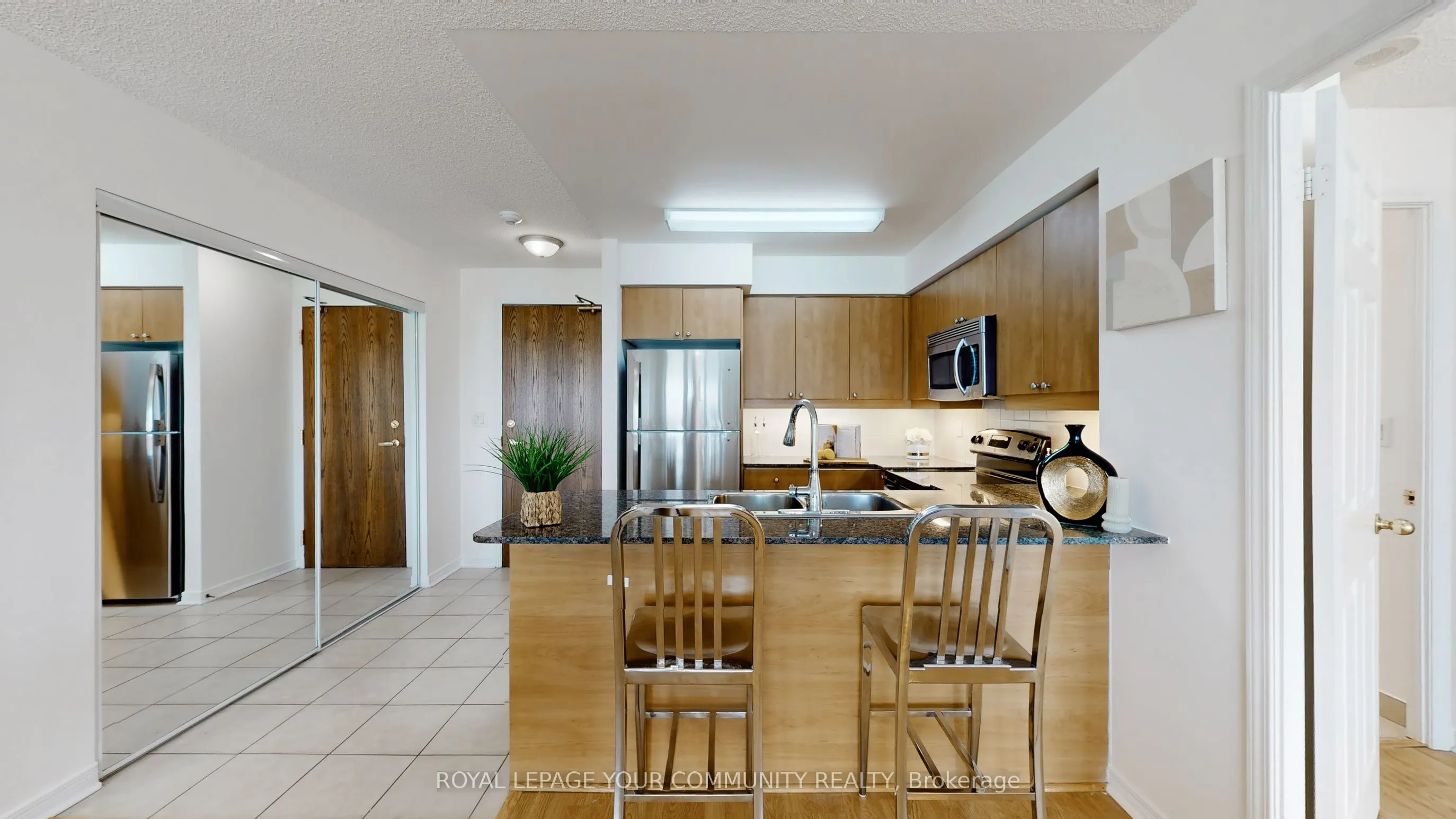 185 Oneida Crescent, #1005