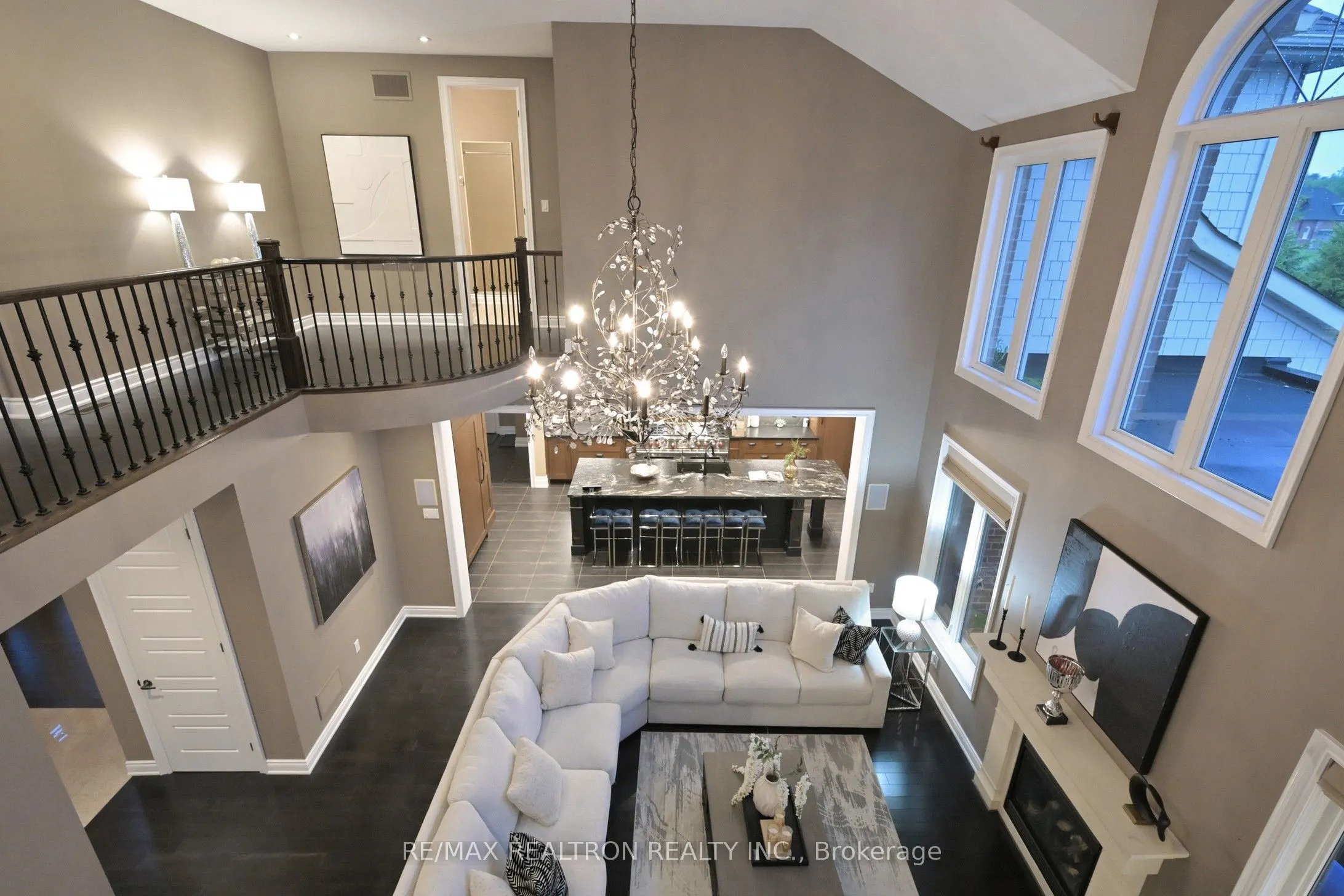 15 Pine Vista Avenue