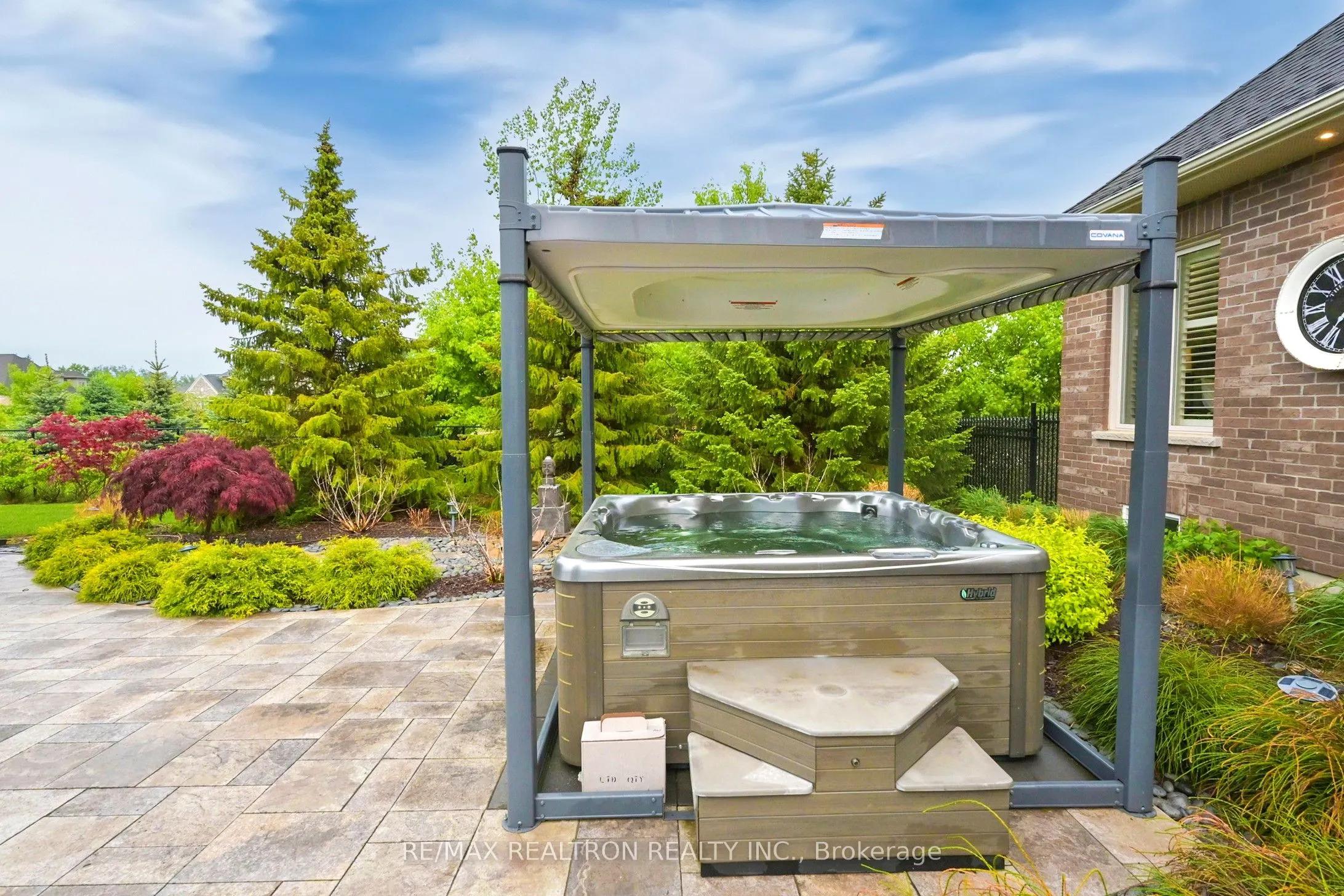 15 Pine Vista Avenue