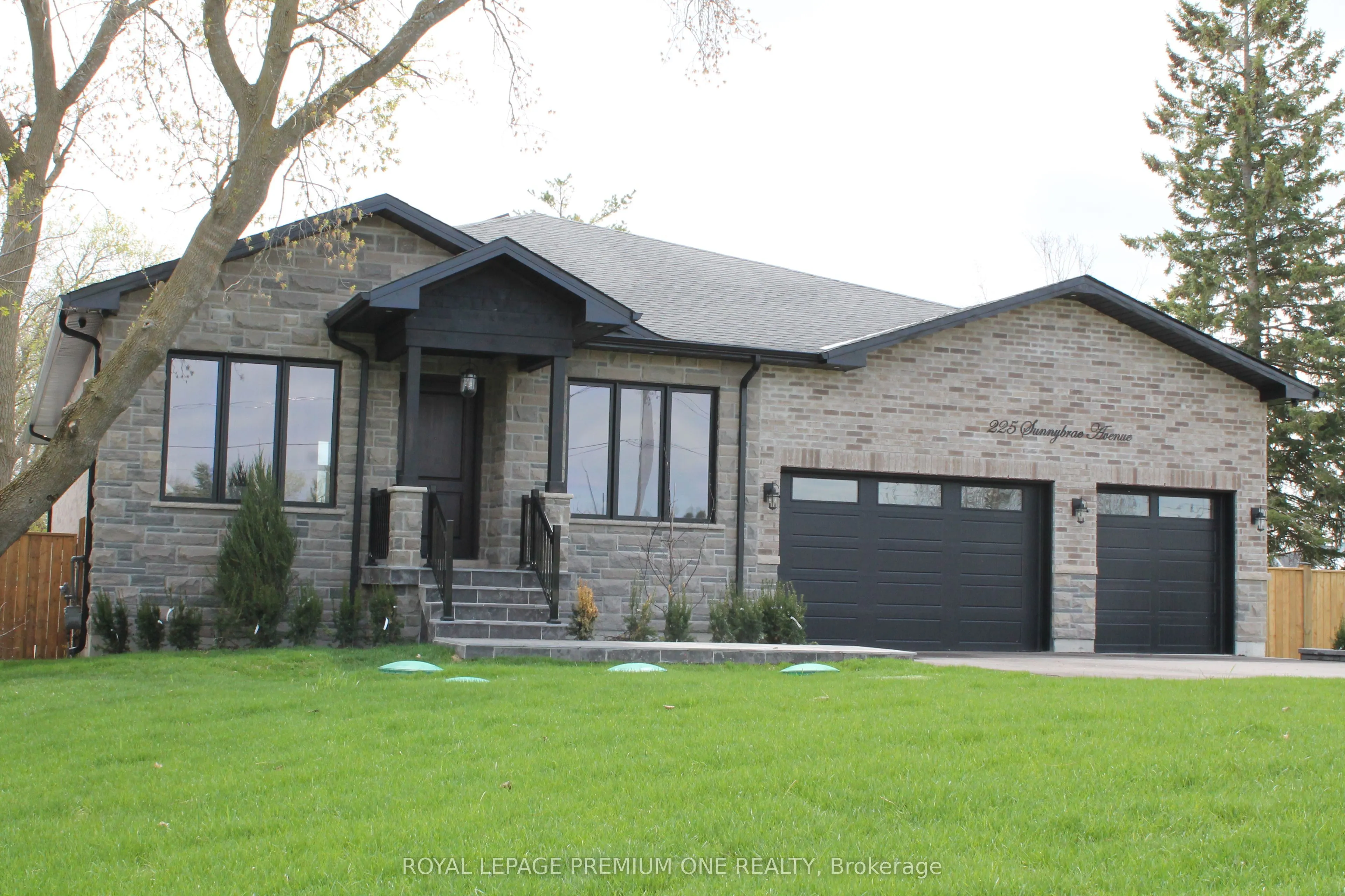 225 Sunnybrae Avenue