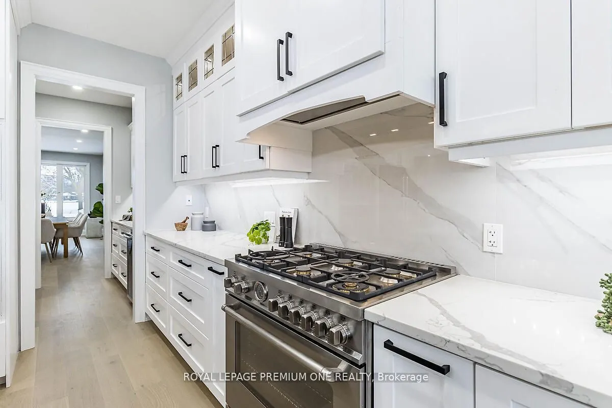 225 Sunnybrae Avenue