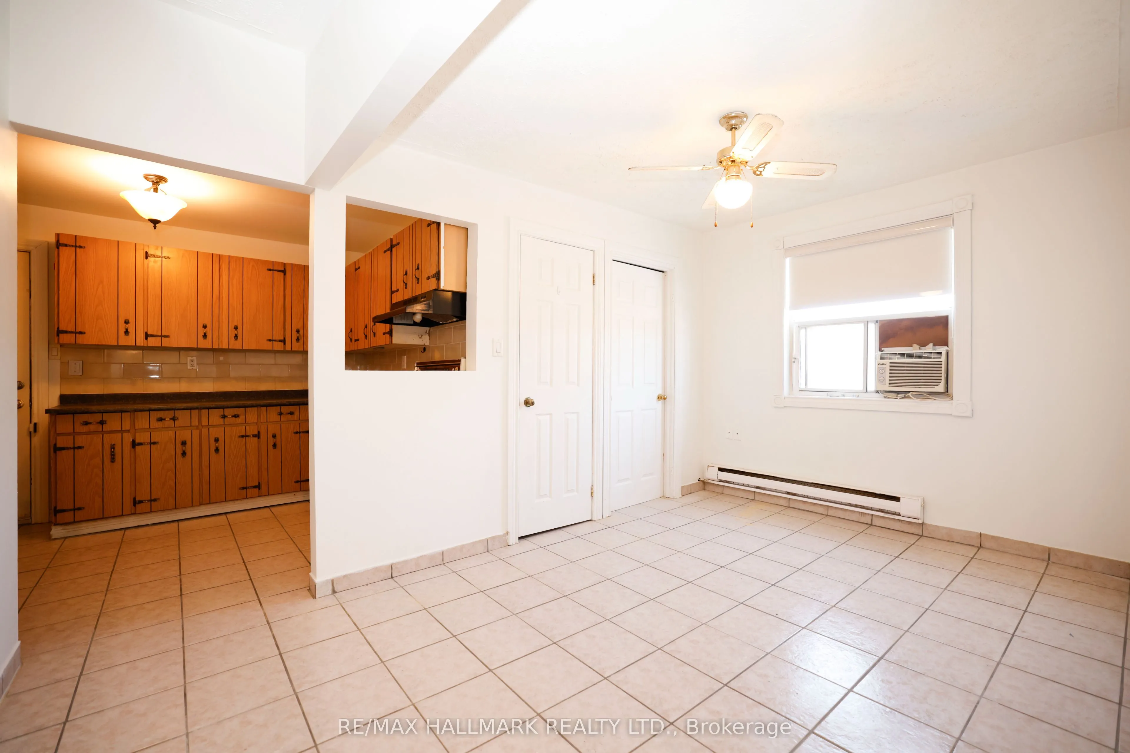 37 Holland Street W #3