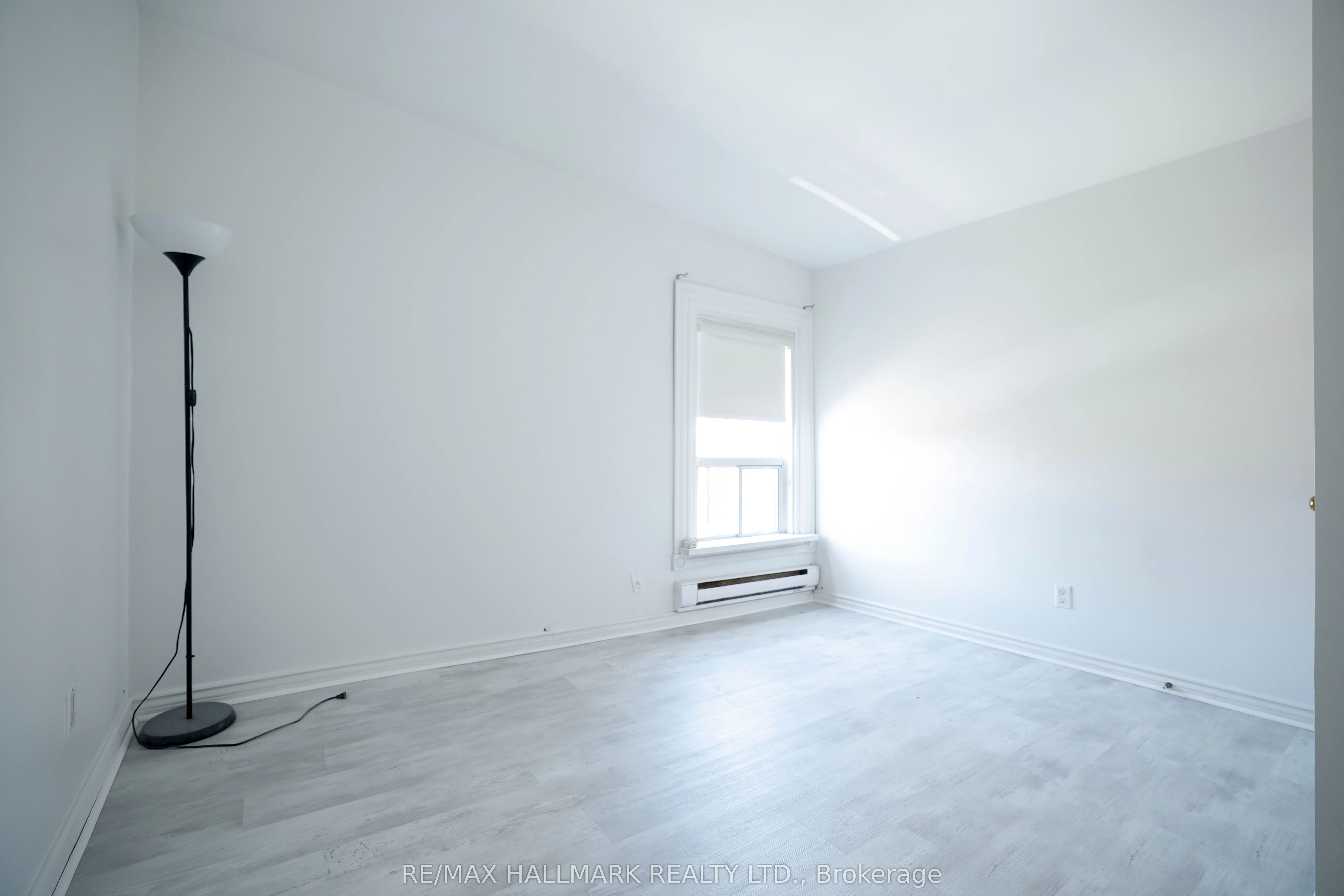 37 Holland Street W #3