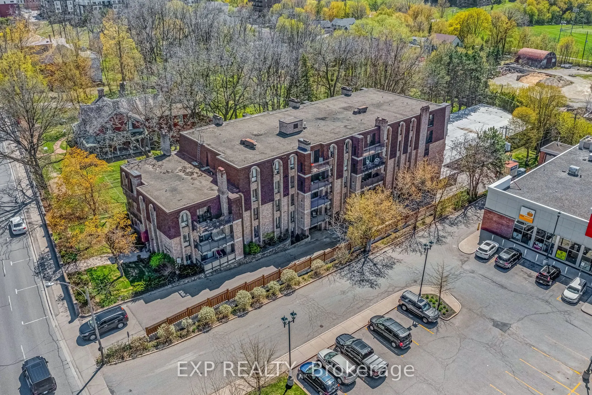 15390 Yonge Street, #104