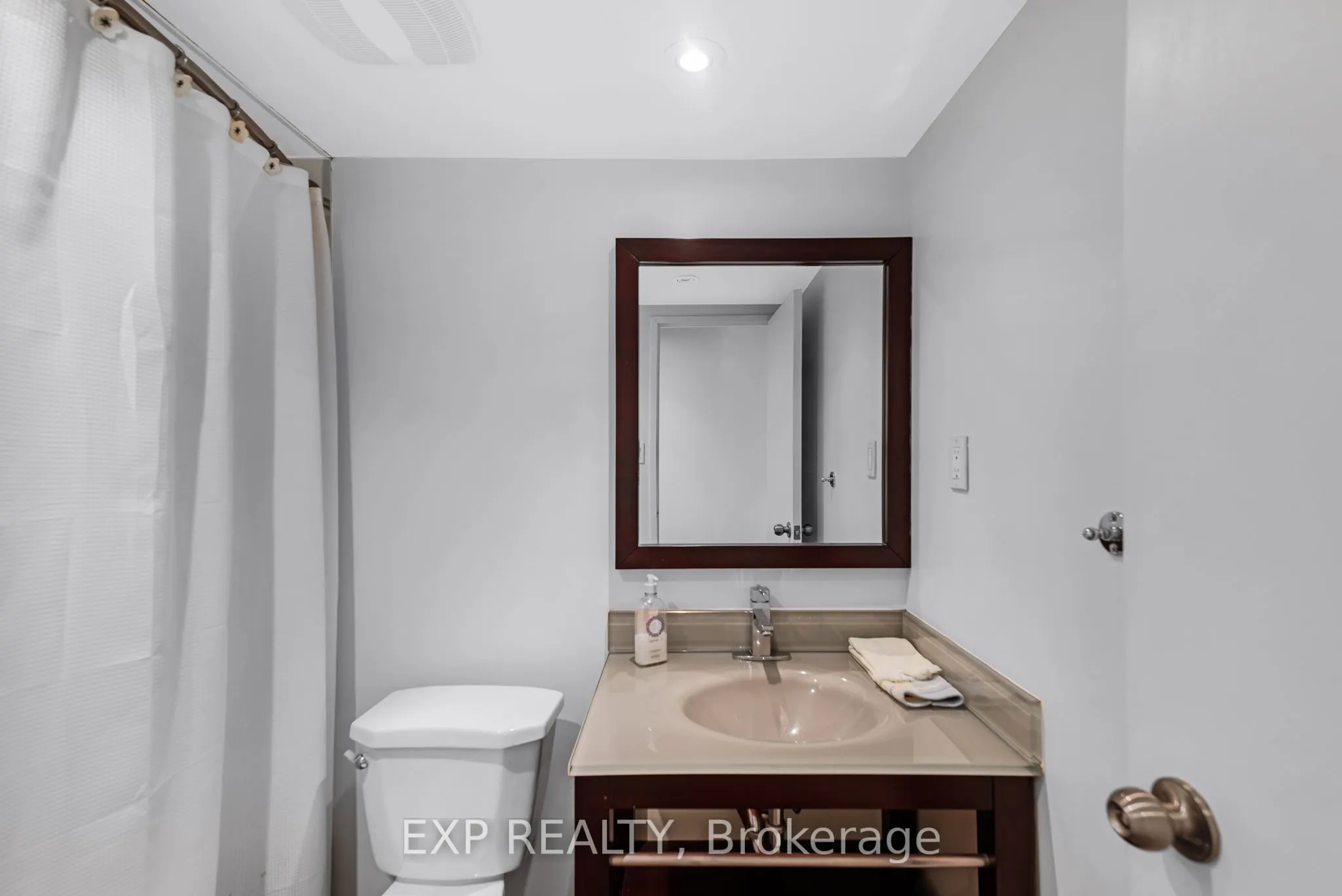15390 Yonge Street, #104