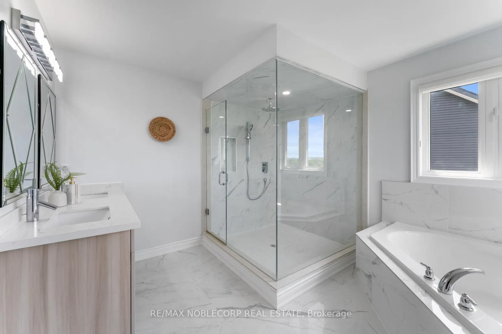 174 Strachan Trail
